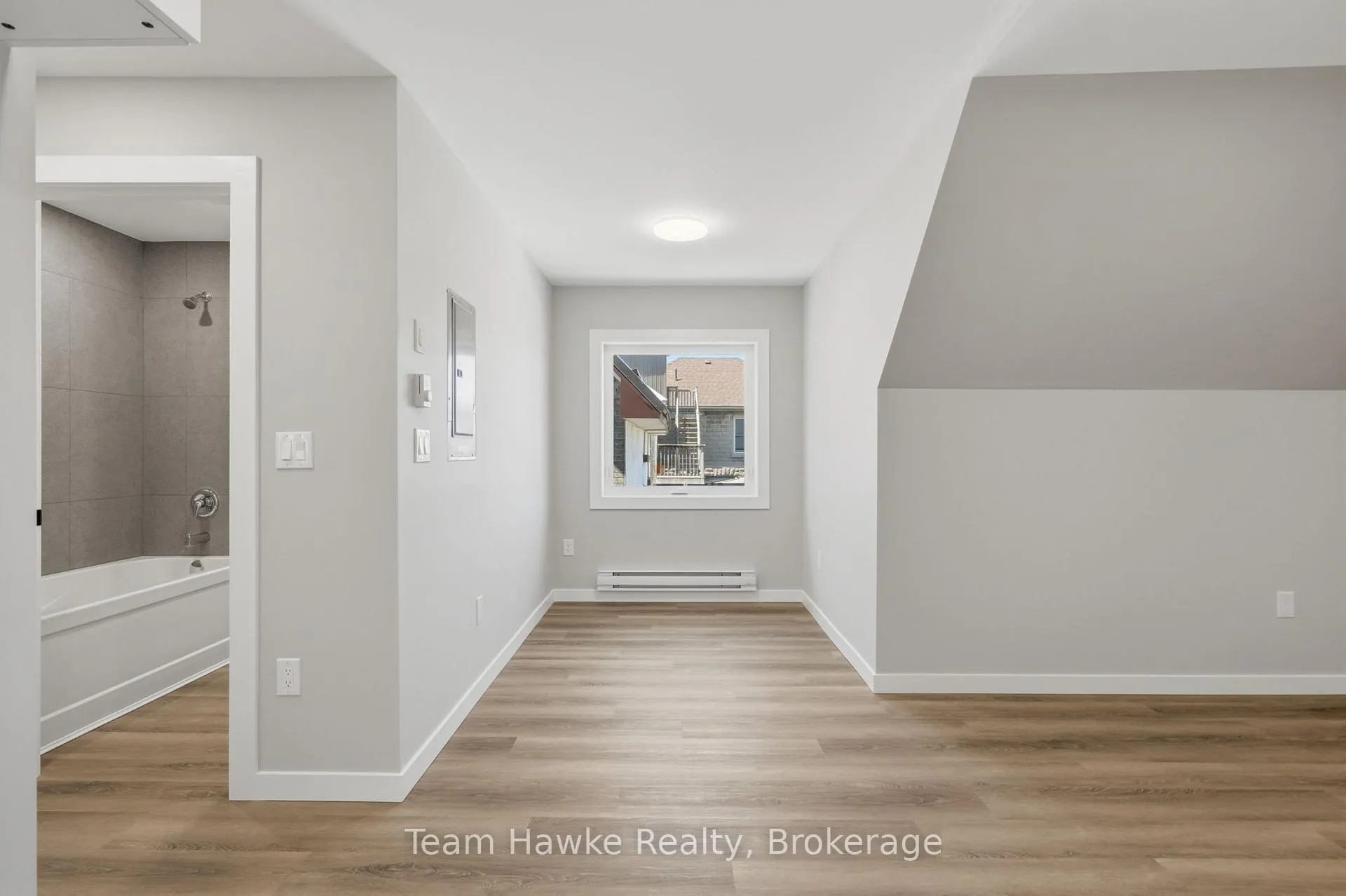 Photo 32 of 64 Matchedash Street S, Orillia — HOMEH