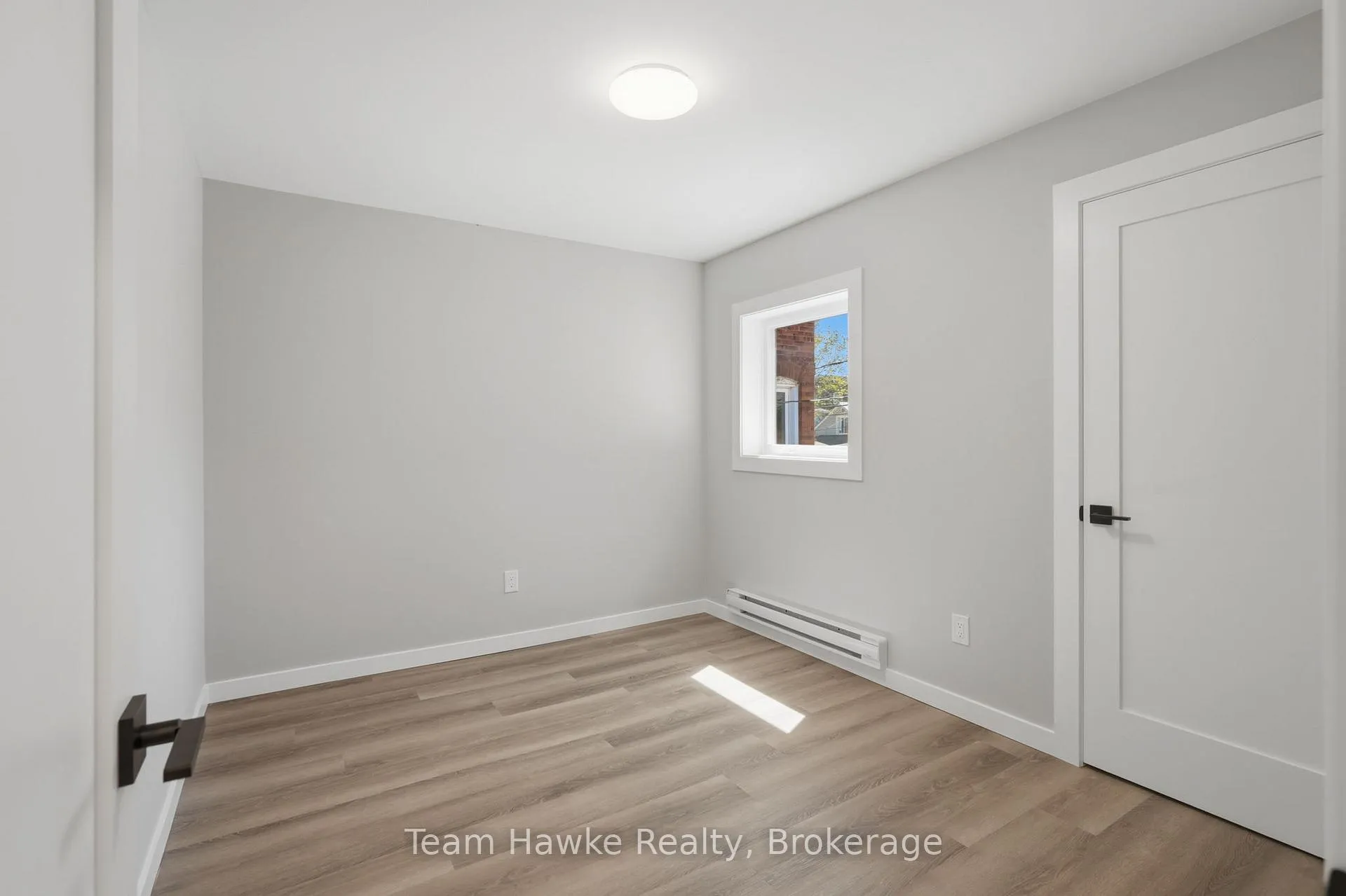 Photo 33 of 64 Matchedash Street S, Orillia — HOMEH