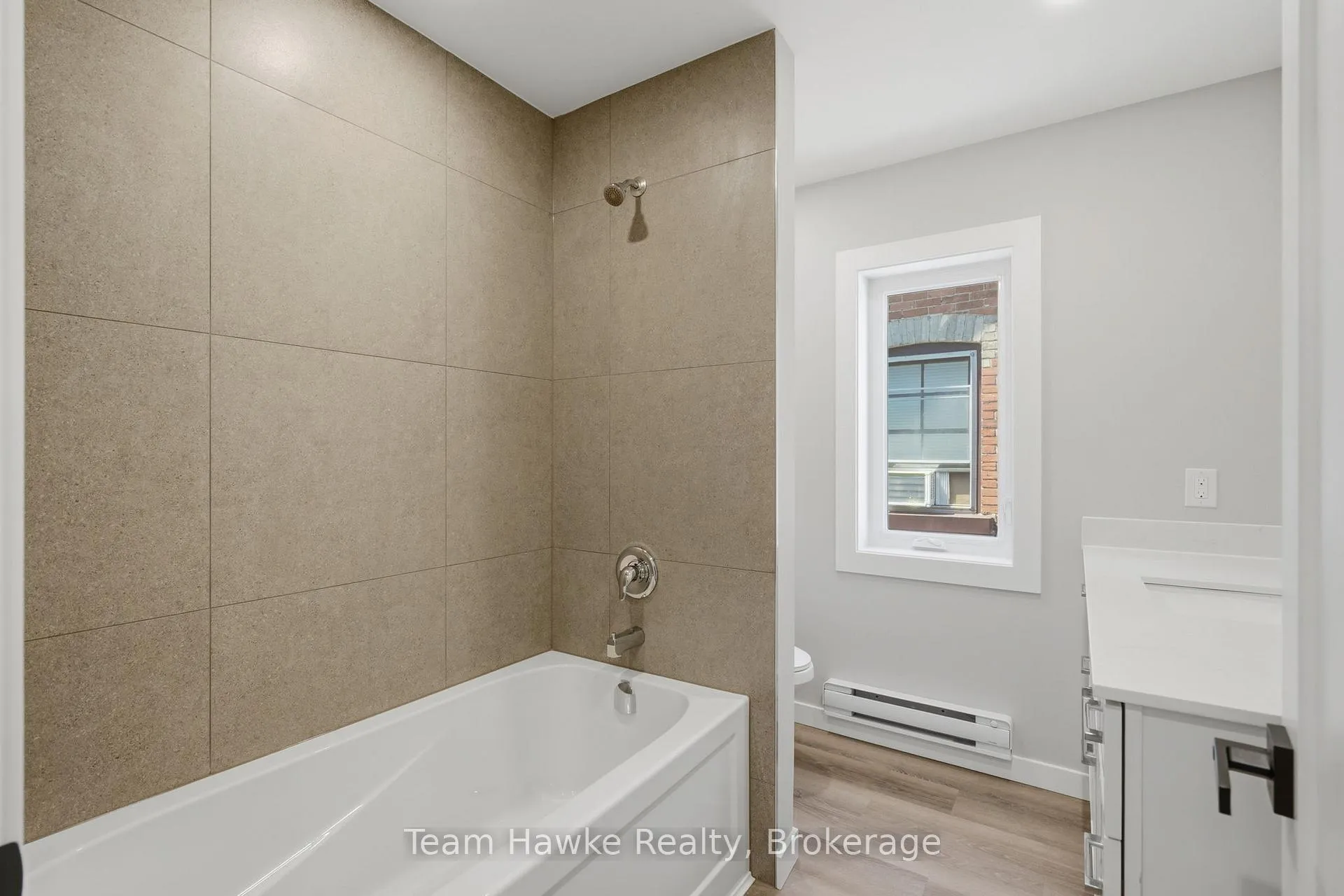 Photo 38 of 64 Matchedash Street S, Orillia — HOMEH