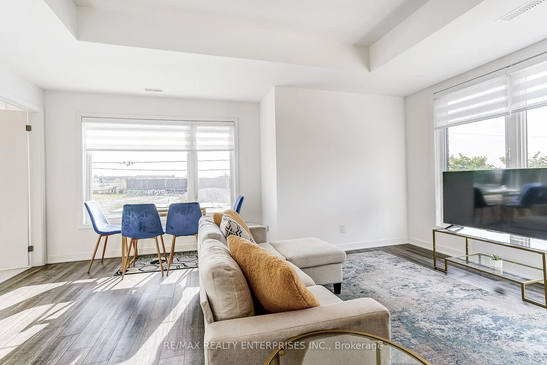Photo 7 of Unit 16, 40 Ed Clark Gardens, Toronto, Weston-Pellam Park — HOMEH