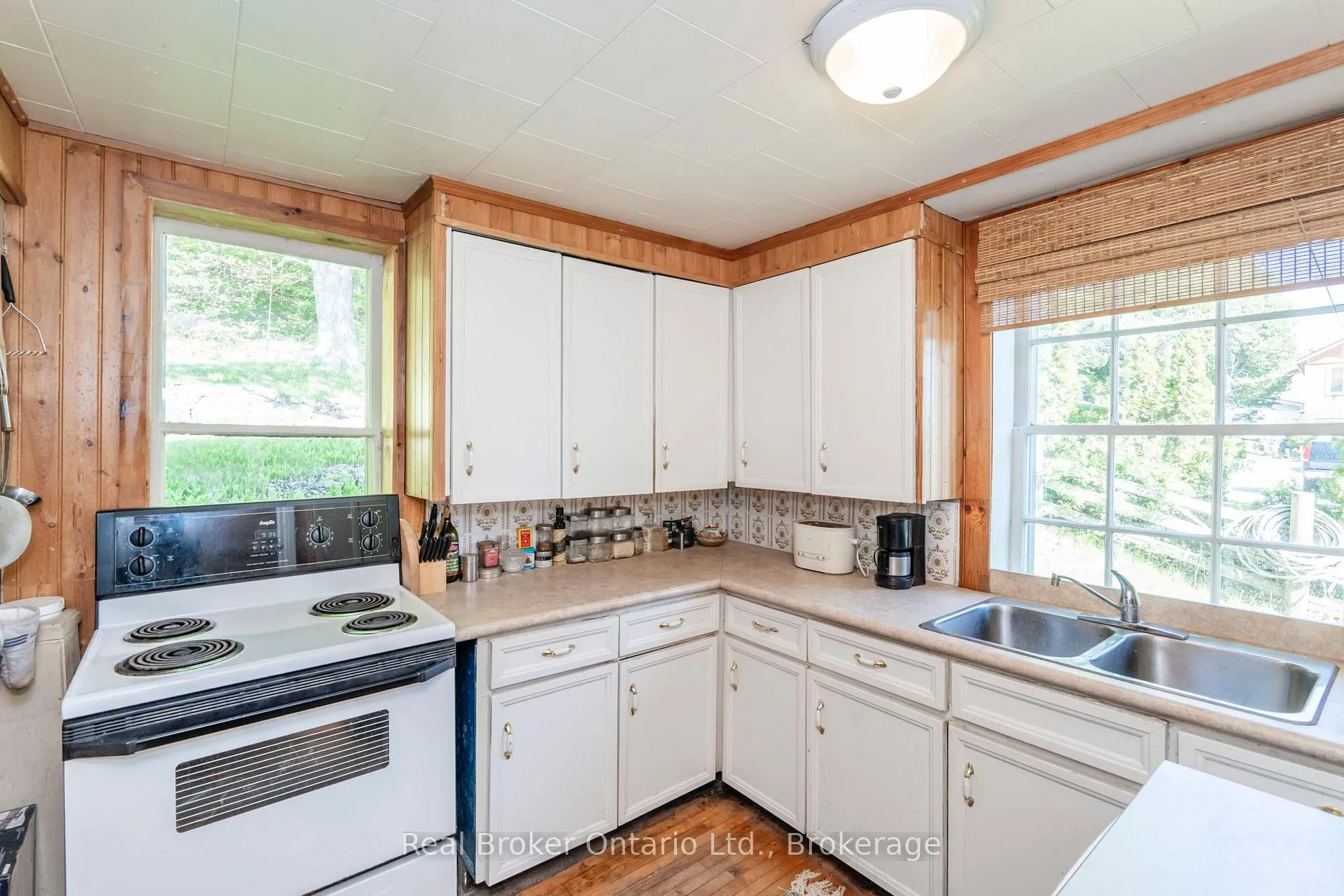 Photo 9 of 437 Champlain Road, Penetanguishene — HOMEH