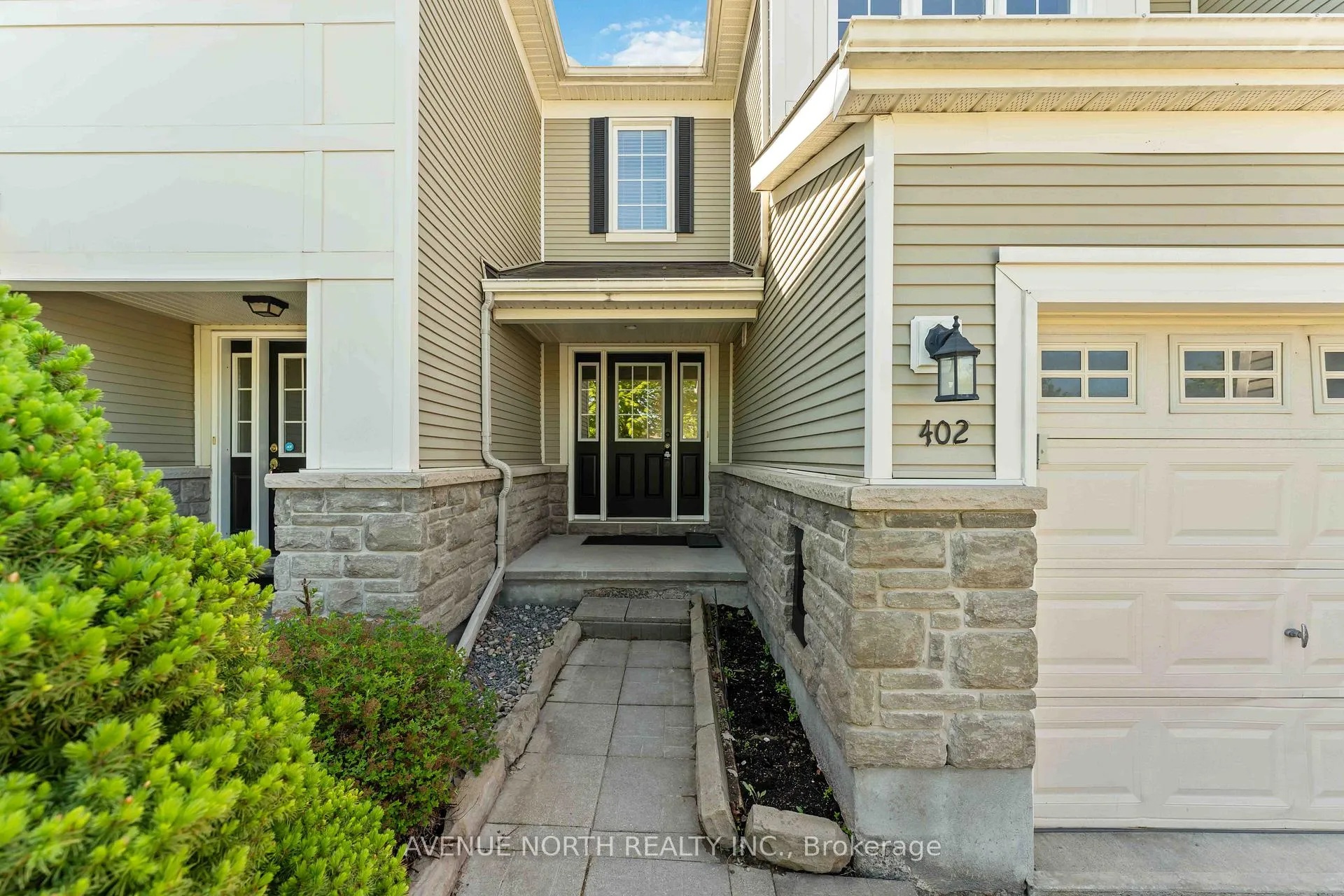 Photo 2 of 402 Ashbourne Crescent, Ottawa, Barrhaven - Stonebridge — HOMEH