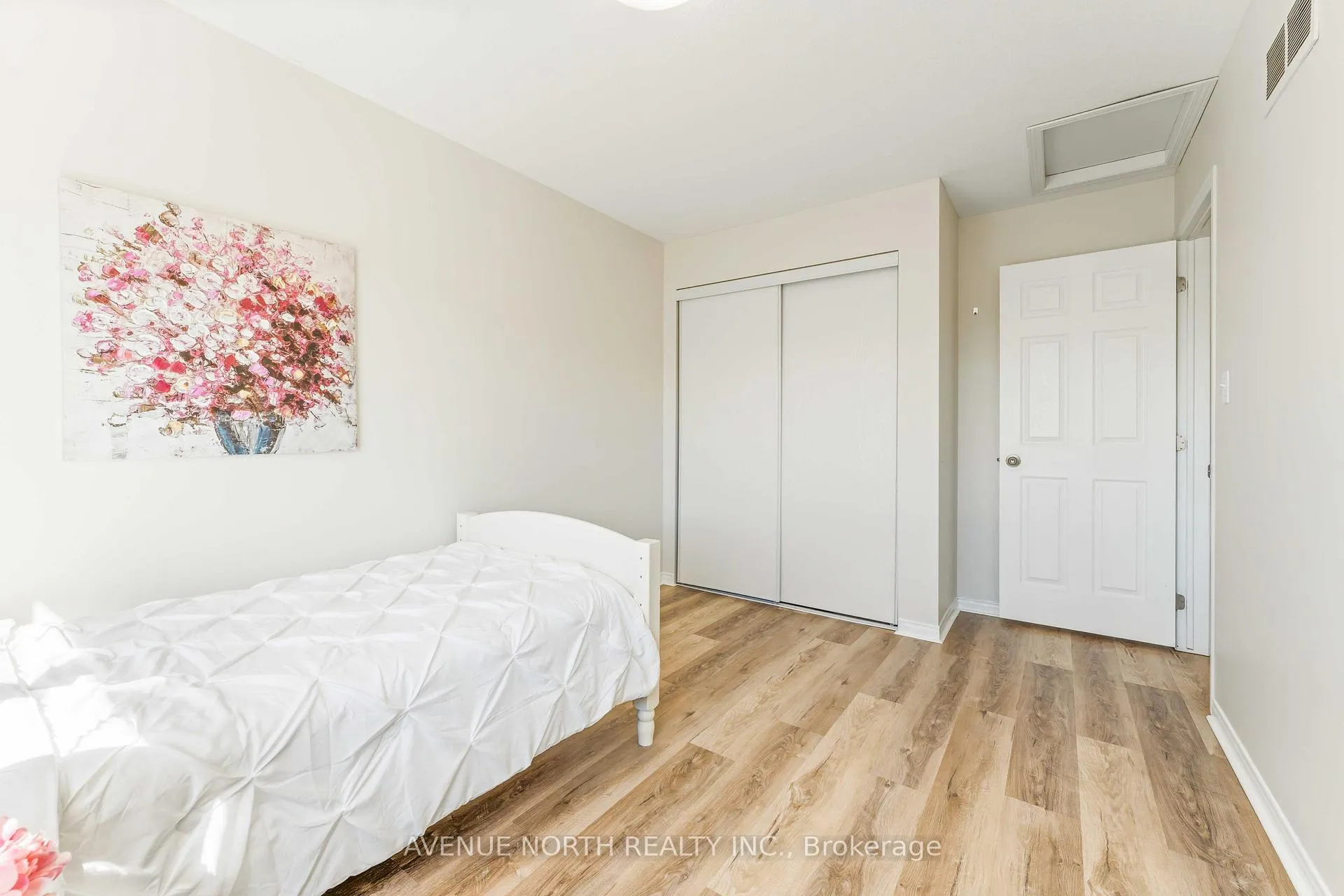 Photo 23 of 402 Ashbourne Crescent, Ottawa, Barrhaven - Stonebridge — HOMEH