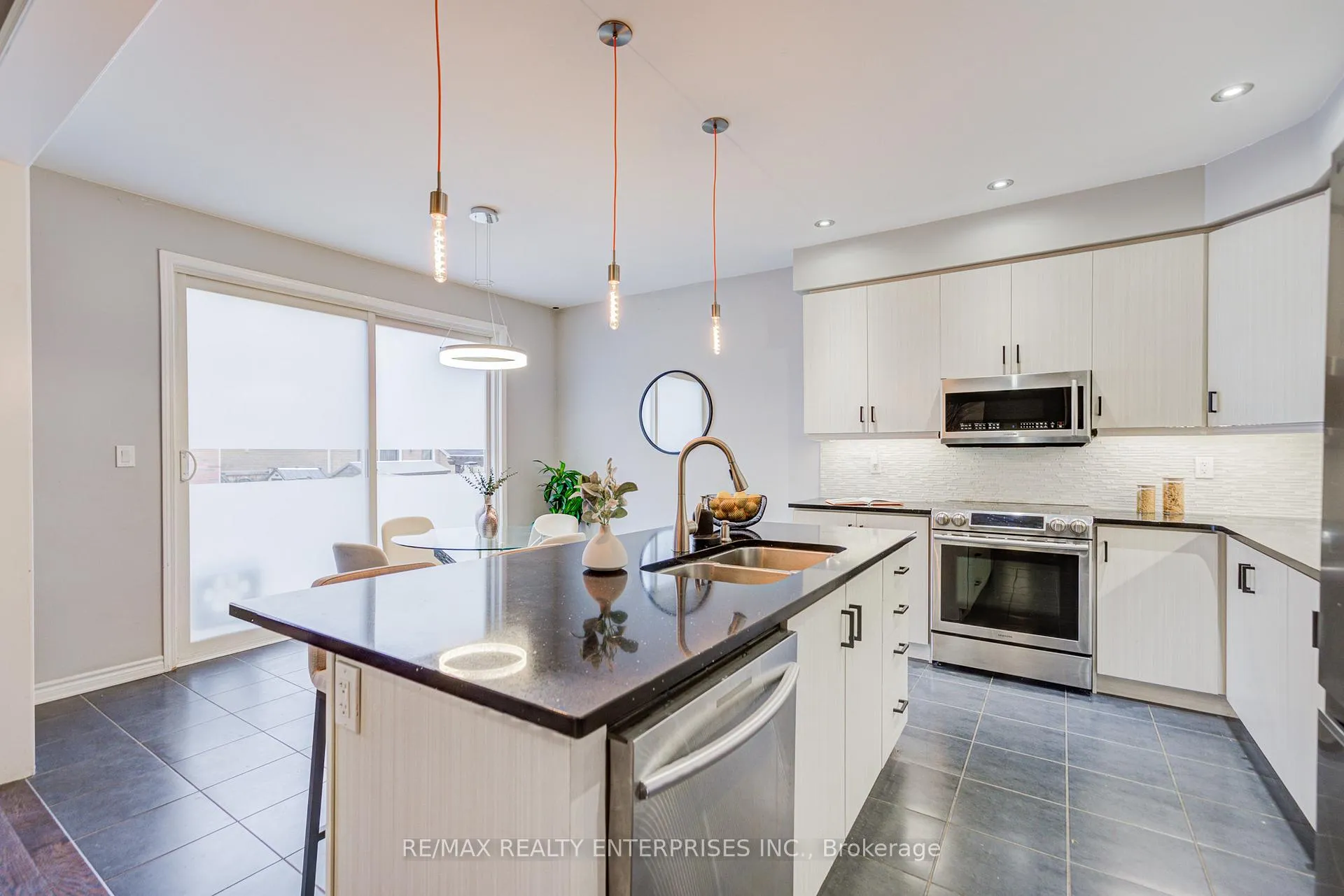 Photo 5 of 342 Powadiuk Place, Milton, Clarke — HOMEH