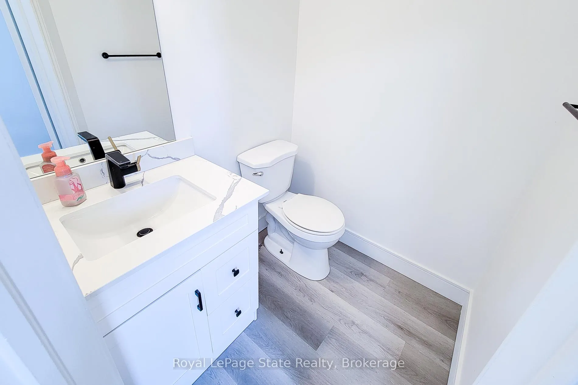 Photo 5 of Unit 2, 1232 Upper Gage Avenue, Hamilton, Randall — HOMEH
