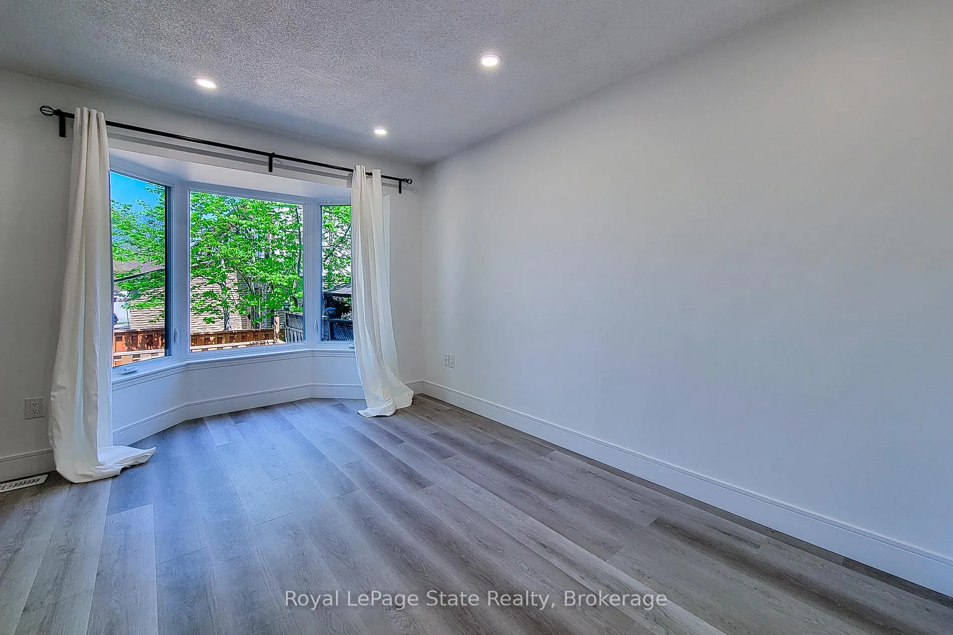 Photo 8 of Unit 2, 1232 Upper Gage Avenue, Hamilton, Randall — HOMEH