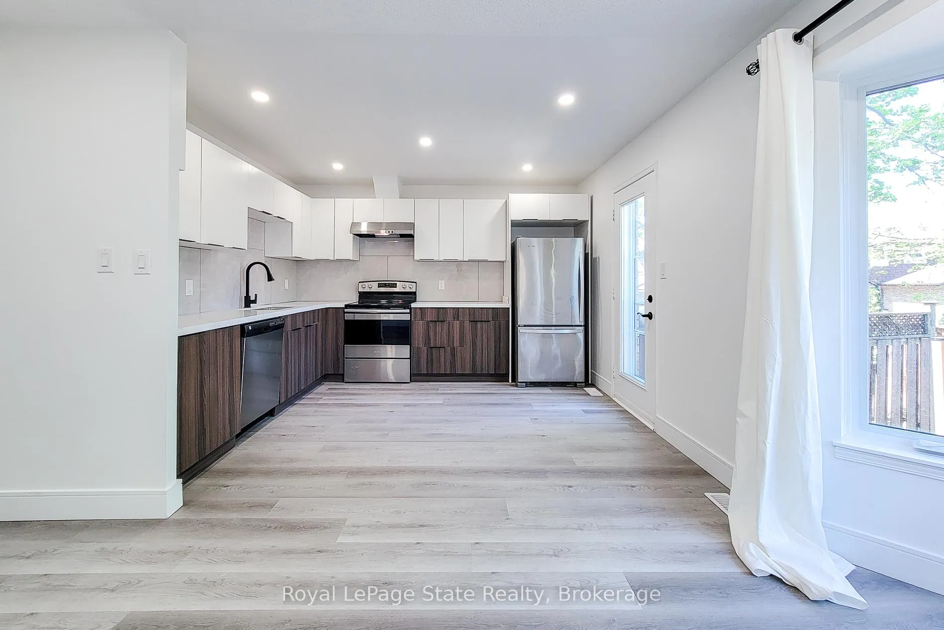 Photo 14 of Unit 2, 1232 Upper Gage Avenue, Hamilton, Randall — HOMEH