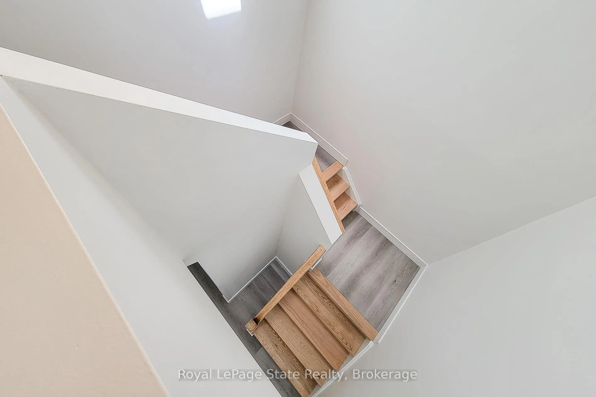 Photo 32 of Unit 2, 1232 Upper Gage Avenue, Hamilton, Randall — HOMEH