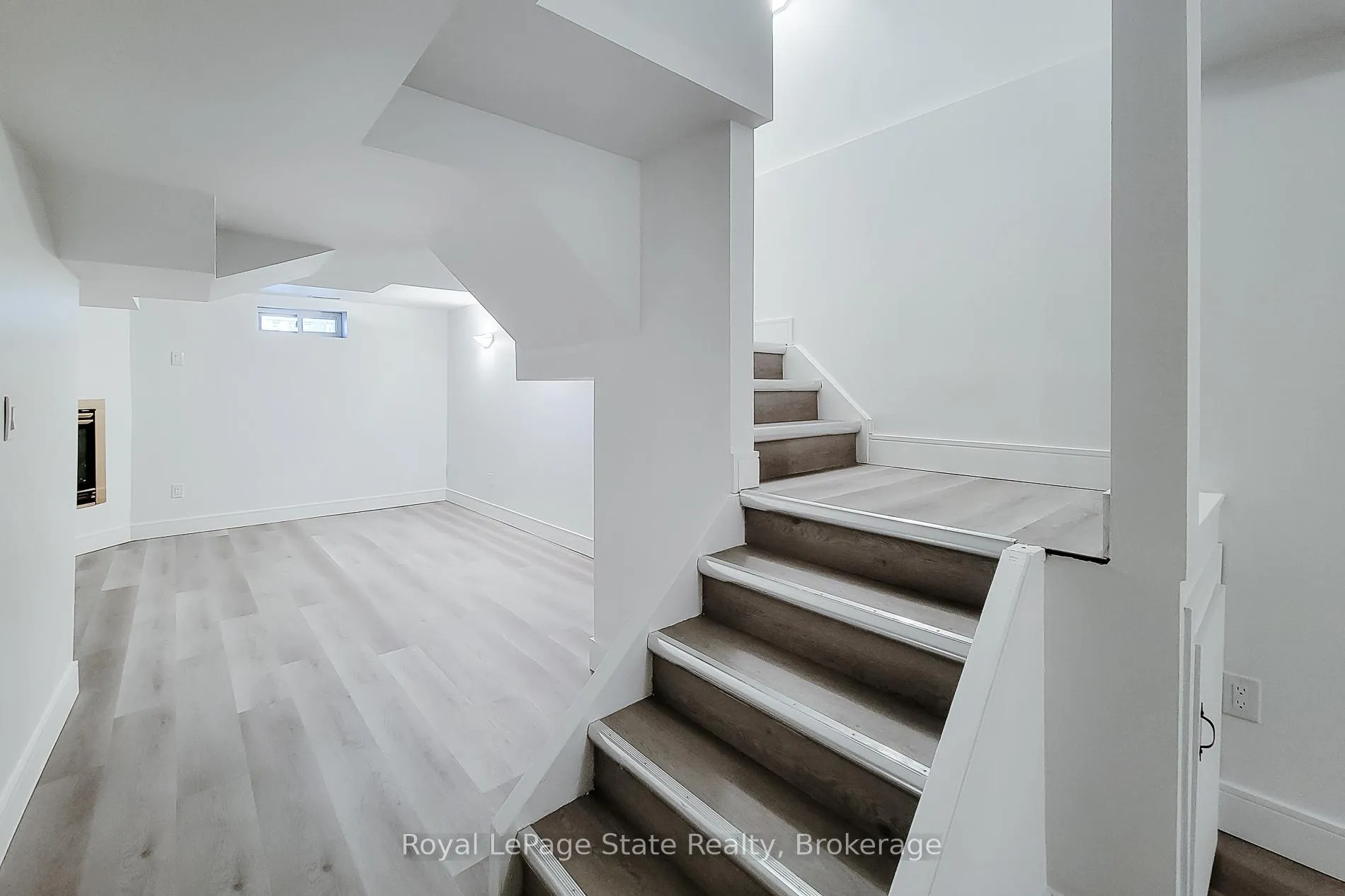 Photo 33 of Unit 2, 1232 Upper Gage Avenue, Hamilton, Randall — HOMEH