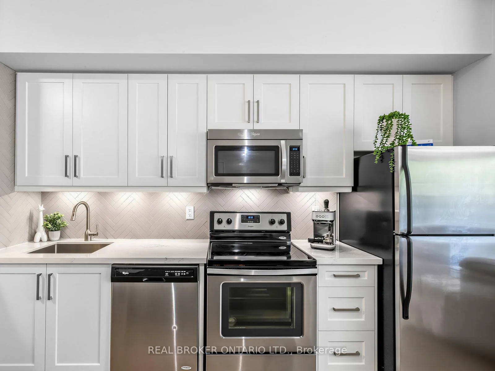 Photo 9 of Unit 88, 30 Carnation Avenue, Etobicoke, Long Branch — HOMEH