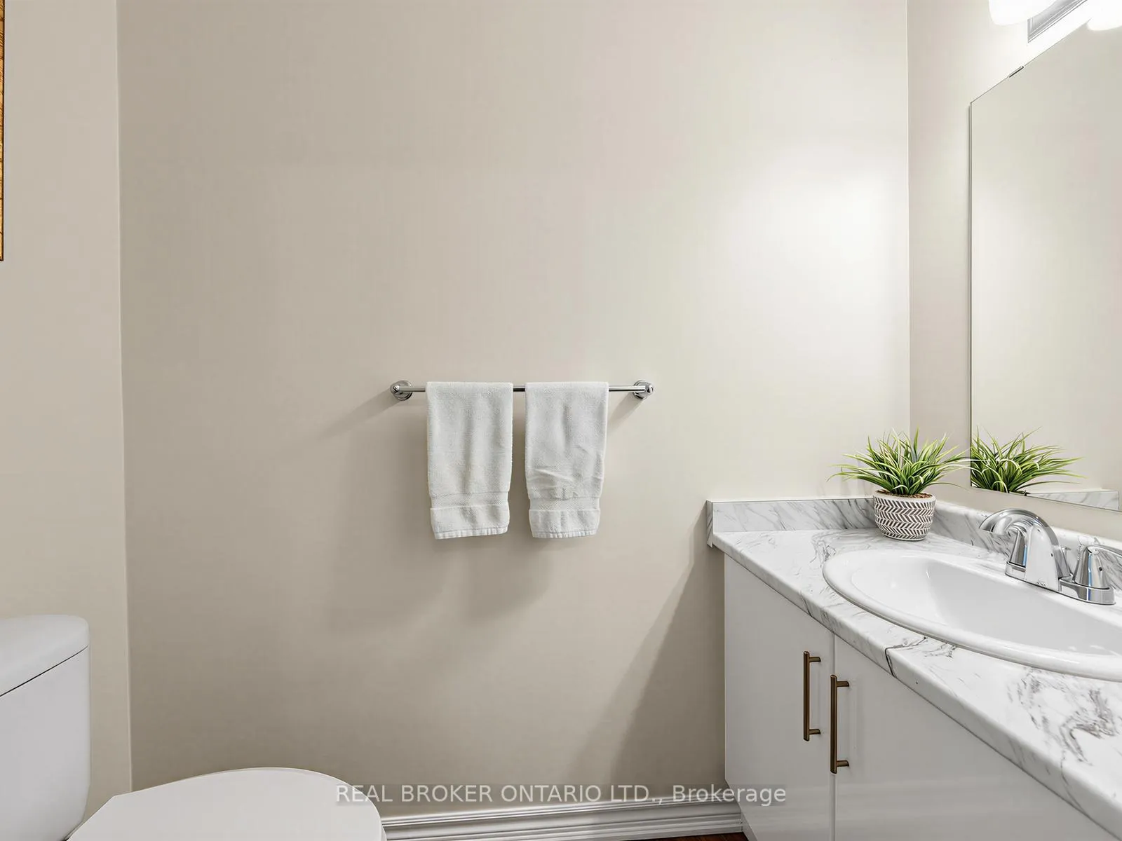 Photo 10 of Unit 88, 30 Carnation Avenue, Etobicoke, Long Branch — HOMEH