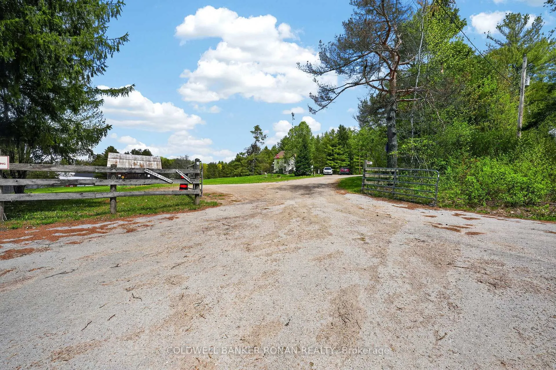 Photo 2 of 1043 Kirk Line East, Bracebridge, Macaulay — HOMEH