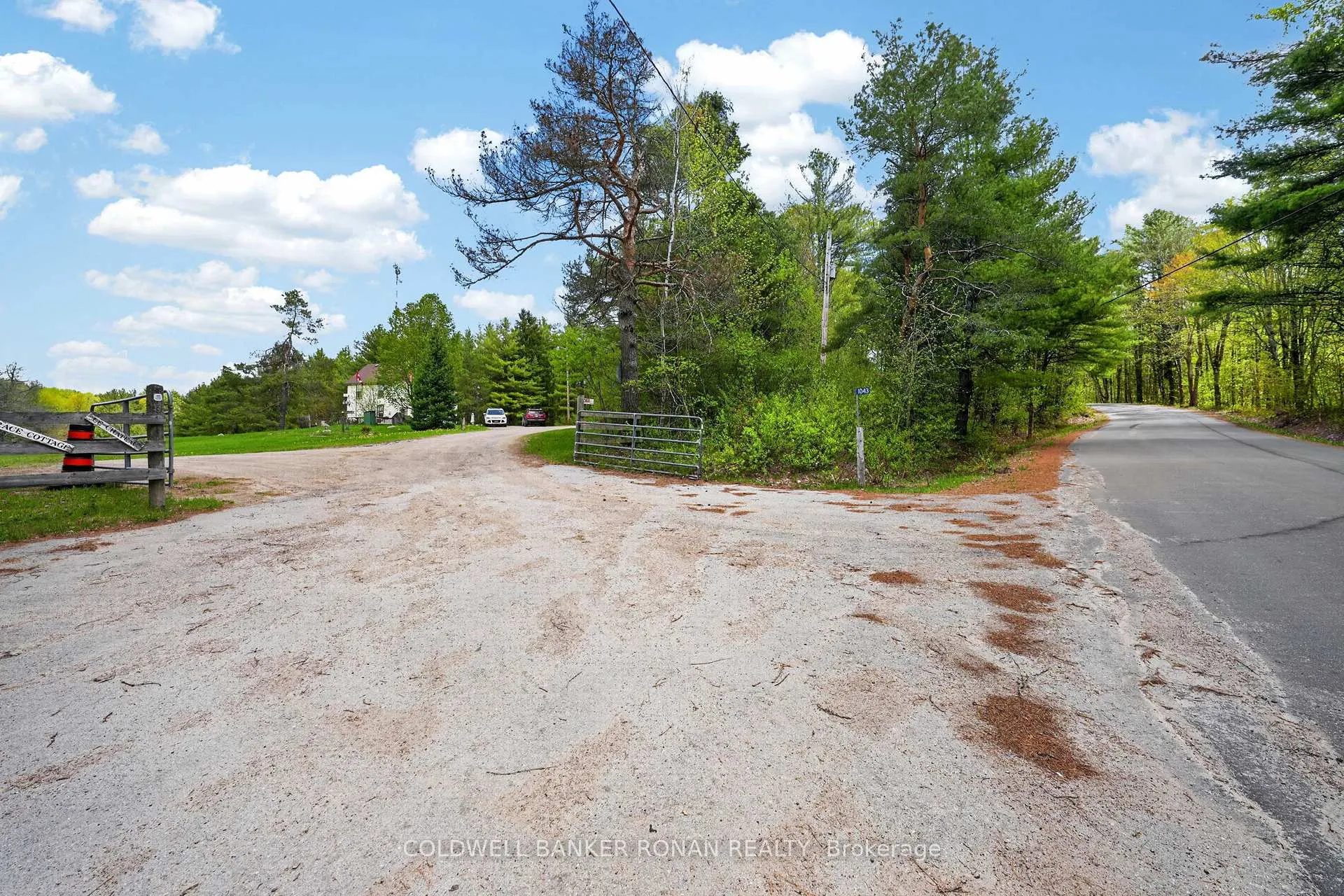 Photo 3 of 1043 Kirk Line East, Bracebridge, Macaulay — HOMEH