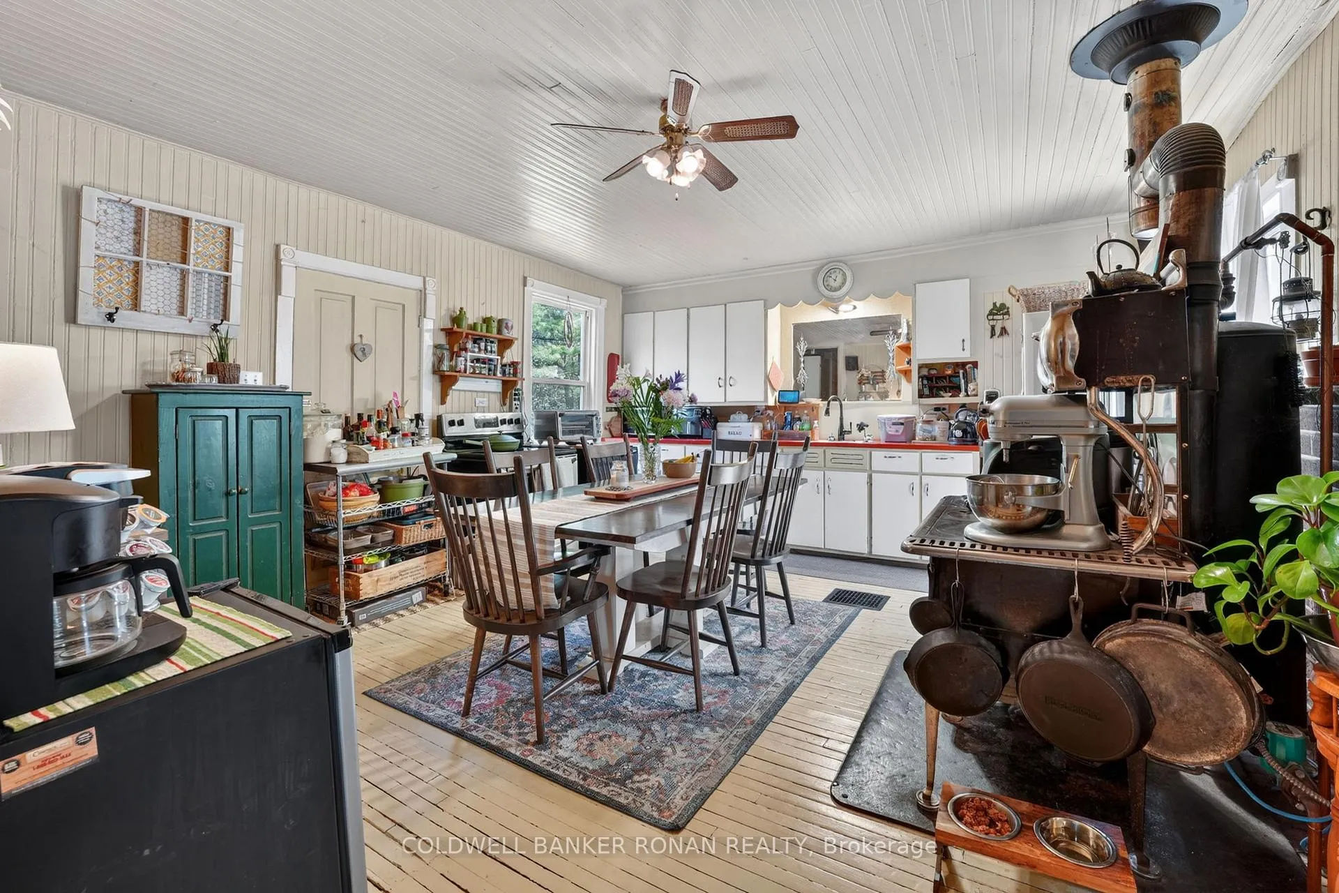 Photo 5 of 1043 Kirk Line East, Bracebridge, Macaulay — HOMEH