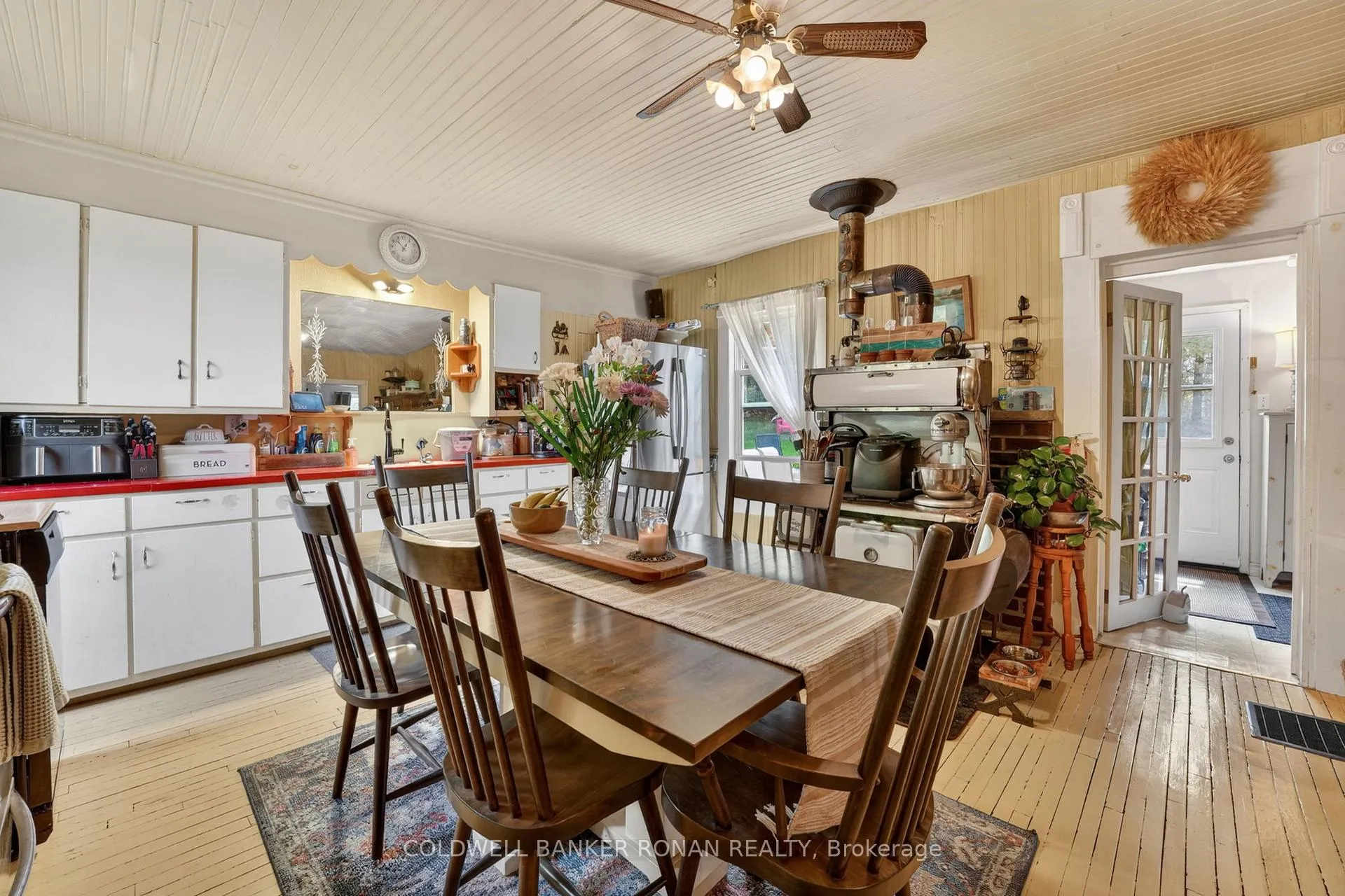 Photo 6 of 1043 Kirk Line East, Bracebridge, Macaulay — HOMEH