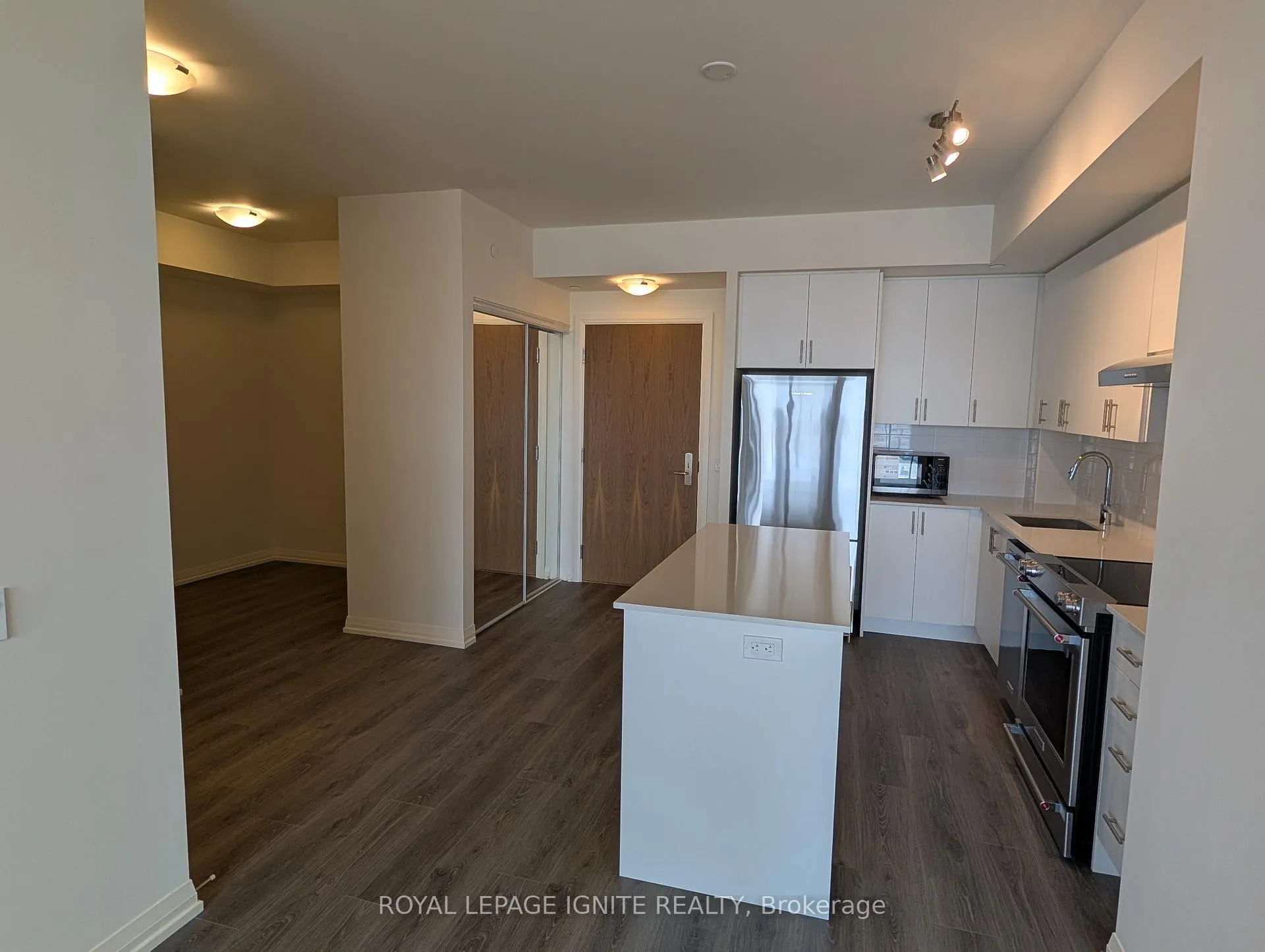 Photo 6 of Unit 510, 27 Korda Gate, Vaughan, Vellore Village — HOMEH