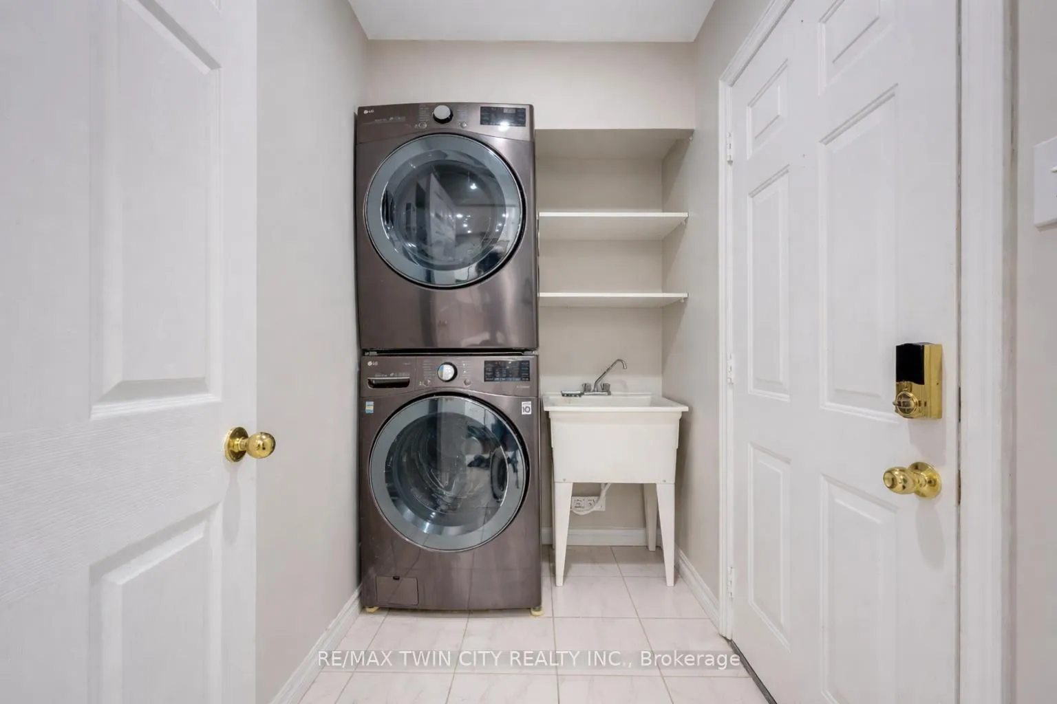 Photo 6 of 183 Bush Clover Crescent, Kitchener — HOMEH