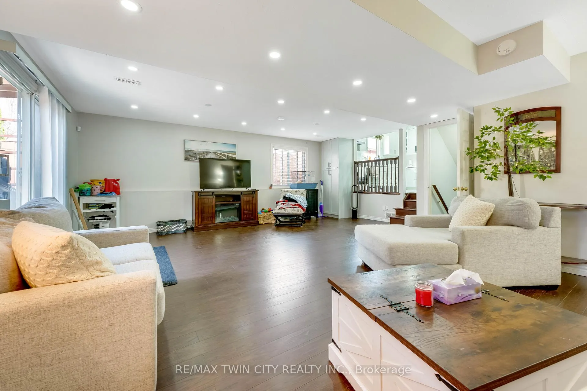 Photo 13 of 183 Bush Clover Crescent, Kitchener — HOMEH