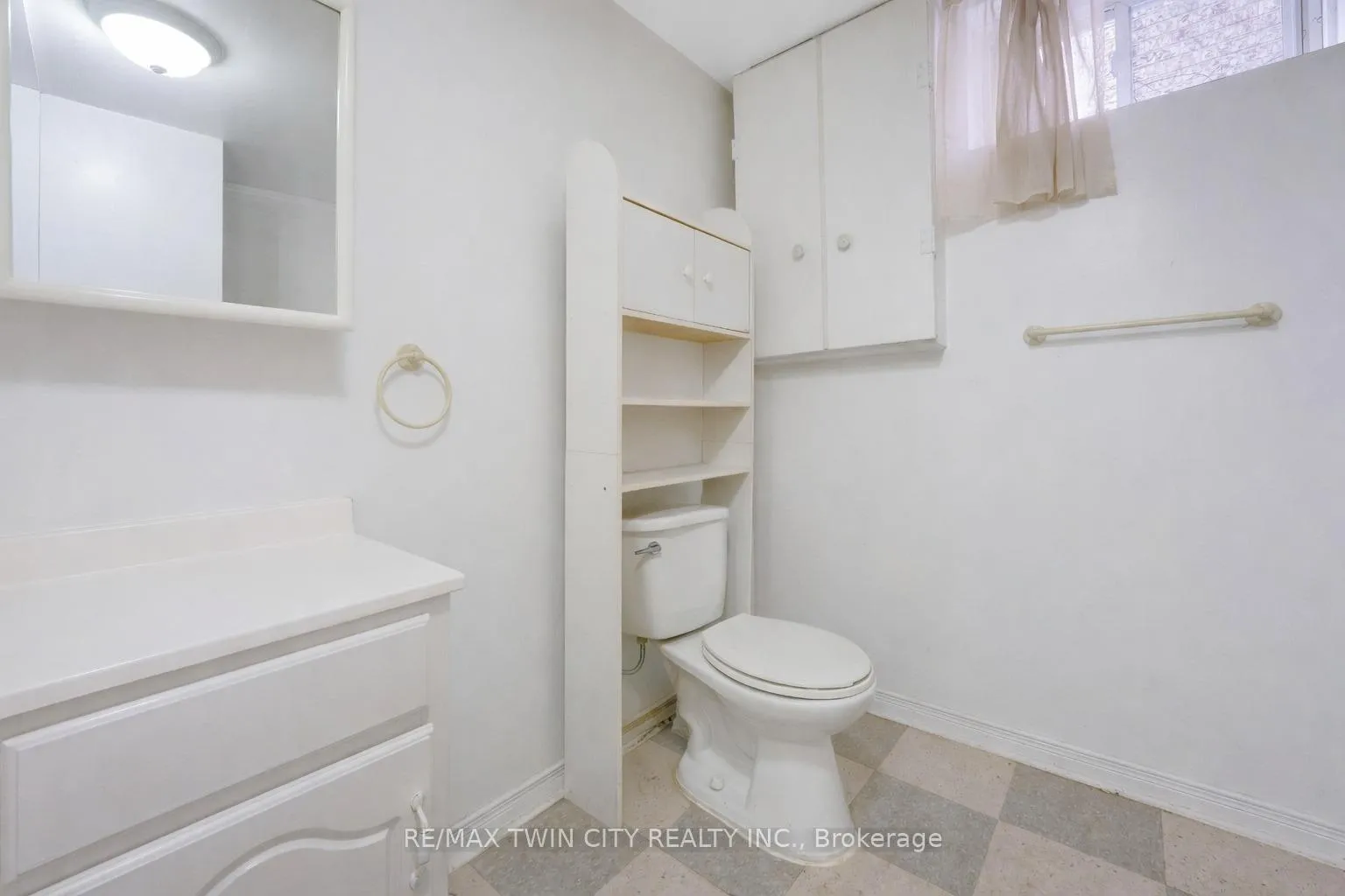 Photo 23 of 183 Bush Clover Crescent, Kitchener — HOMEH