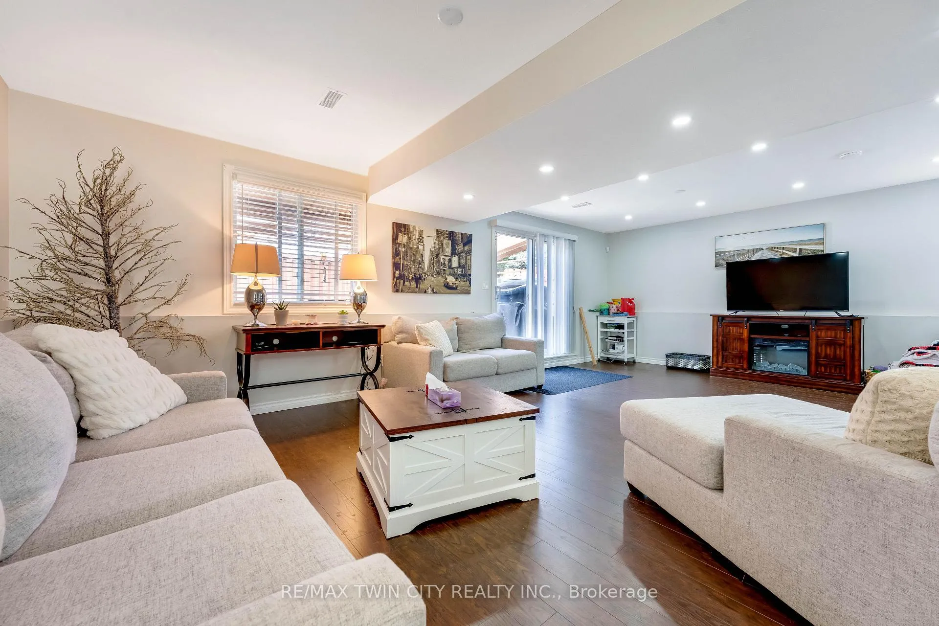 Photo 28 of 183 Bush Clover Crescent, Kitchener — HOMEH