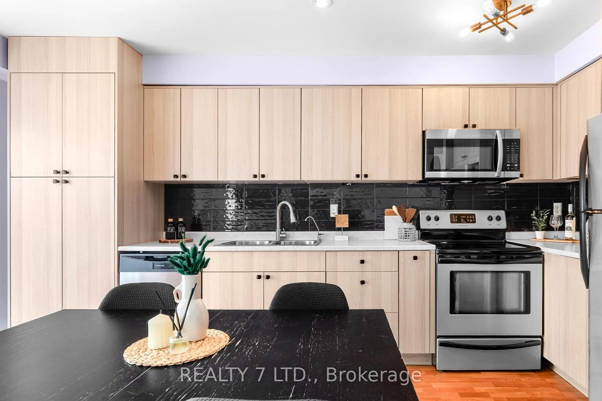 Photo 8 of 73 Bird Street, Barrie, Edgehill Drive — HOMEH