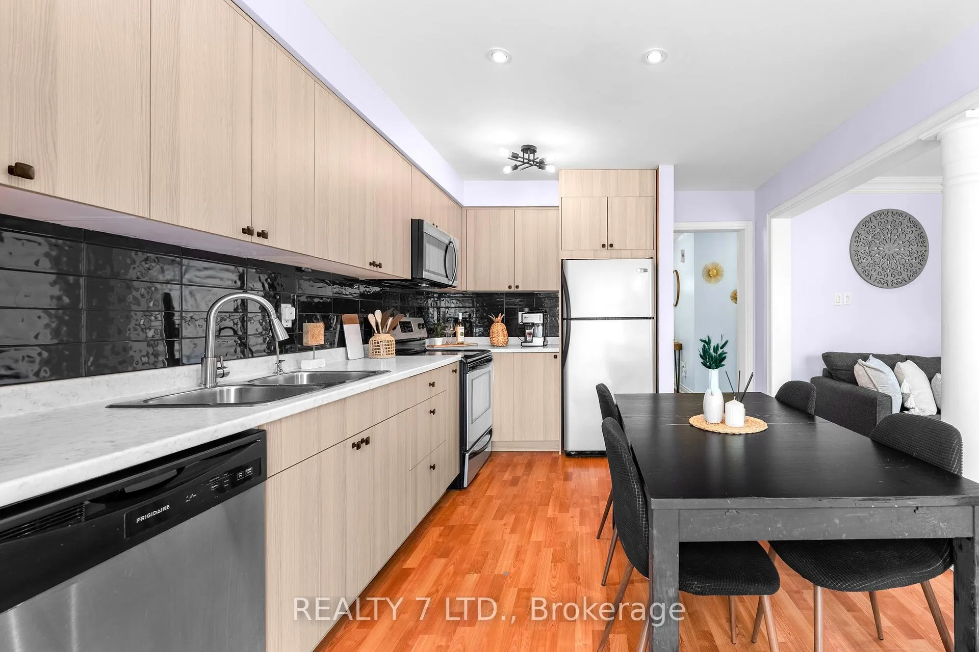 Photo 9 of 73 Bird Street, Barrie, Edgehill Drive — HOMEH