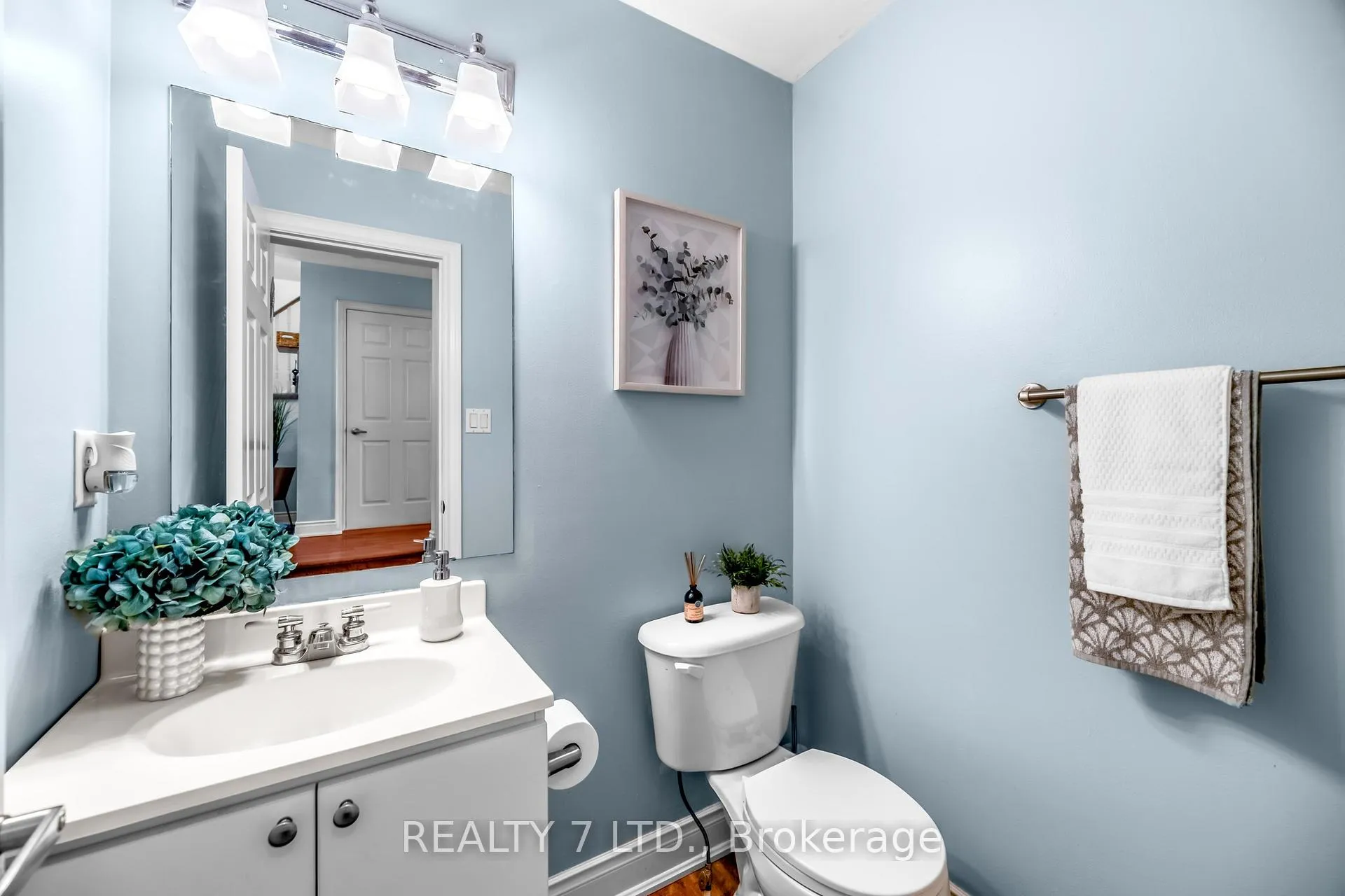 Photo 16 of 73 Bird Street, Barrie, Edgehill Drive — HOMEH