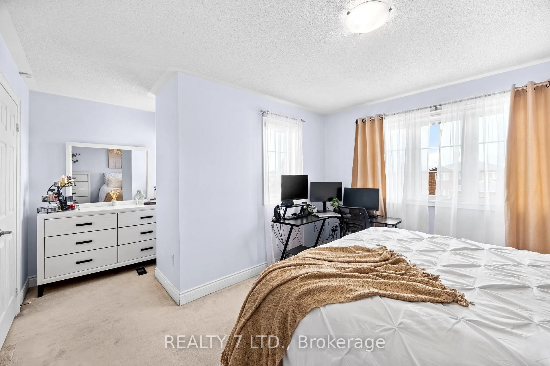 Photo 20 of 73 Bird Street, Barrie, Edgehill Drive — HOMEH