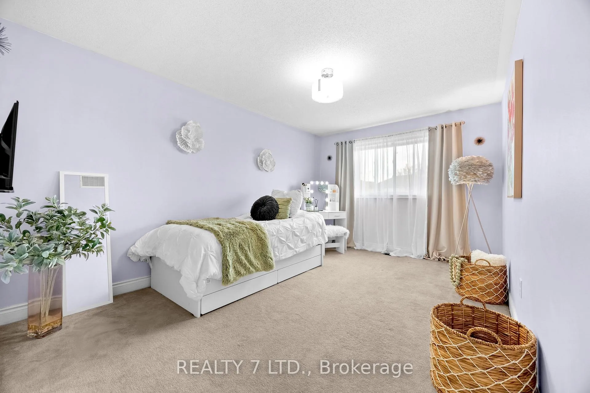 Photo 24 of 73 Bird Street, Barrie, Edgehill Drive — HOMEH