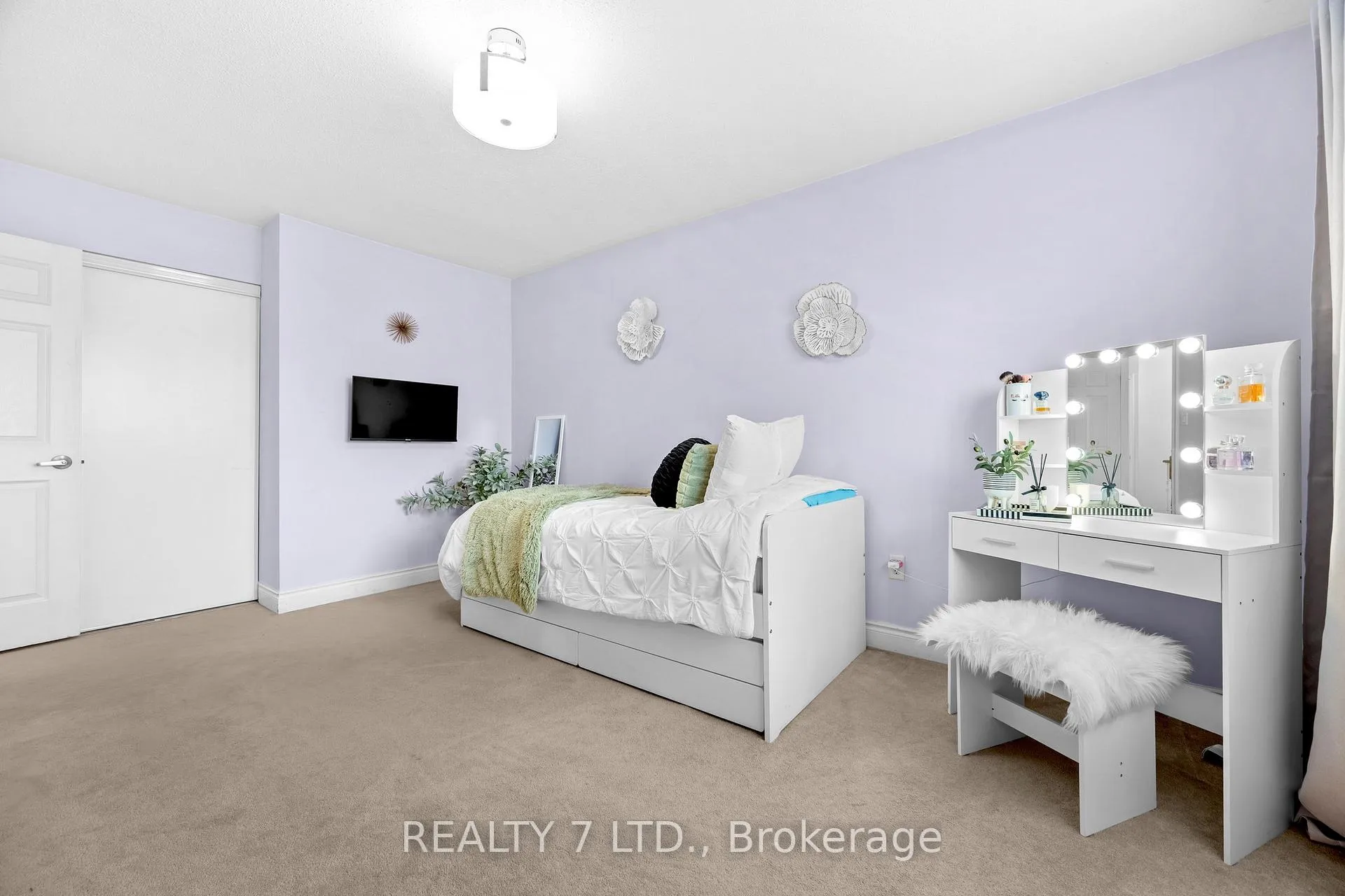 Photo 25 of 73 Bird Street, Barrie, Edgehill Drive — HOMEH
