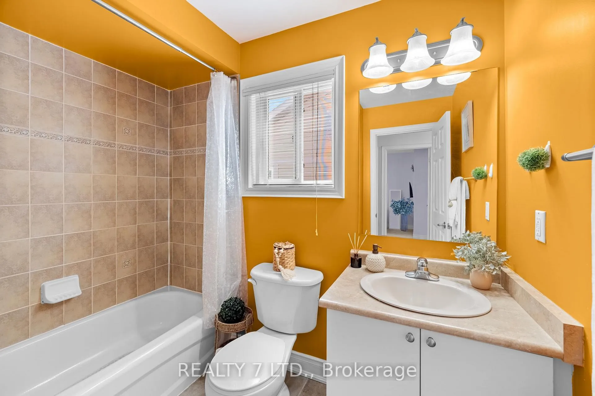 Photo 28 of 73 Bird Street, Barrie, Edgehill Drive — HOMEH