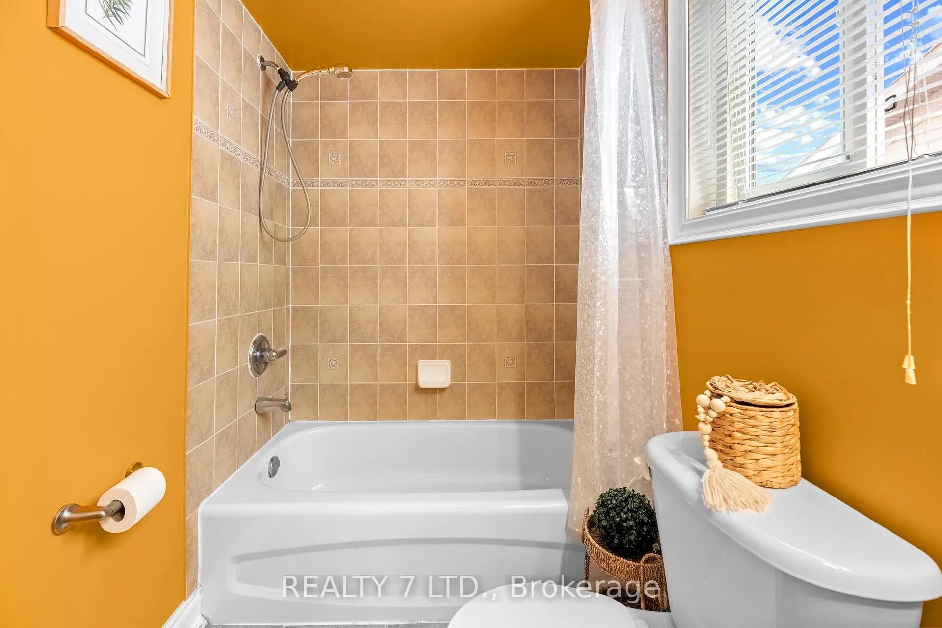 Photo 29 of 73 Bird Street, Barrie, Edgehill Drive — HOMEH