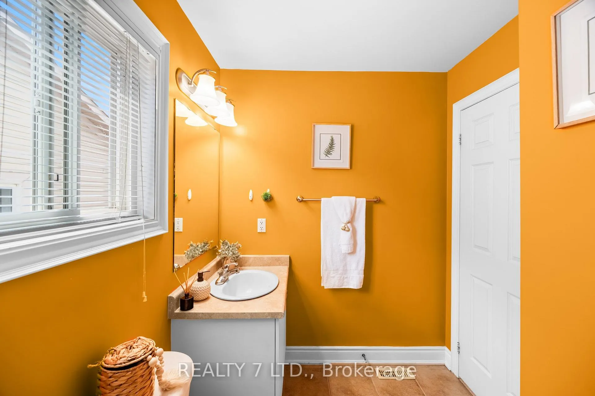 Photo 30 of 73 Bird Street, Barrie, Edgehill Drive — HOMEH