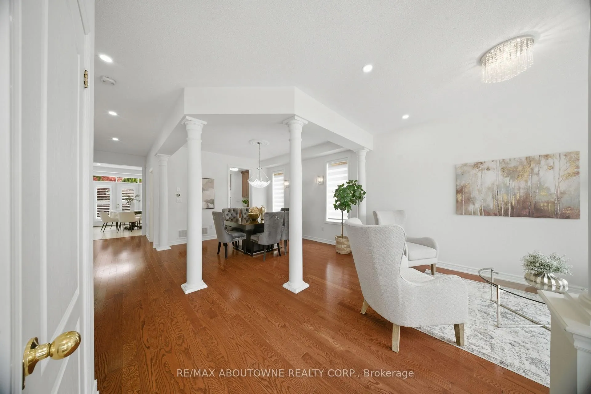 Photo 3 of 3071 Jenn Avenue, Burlington, Alton — HOMEH