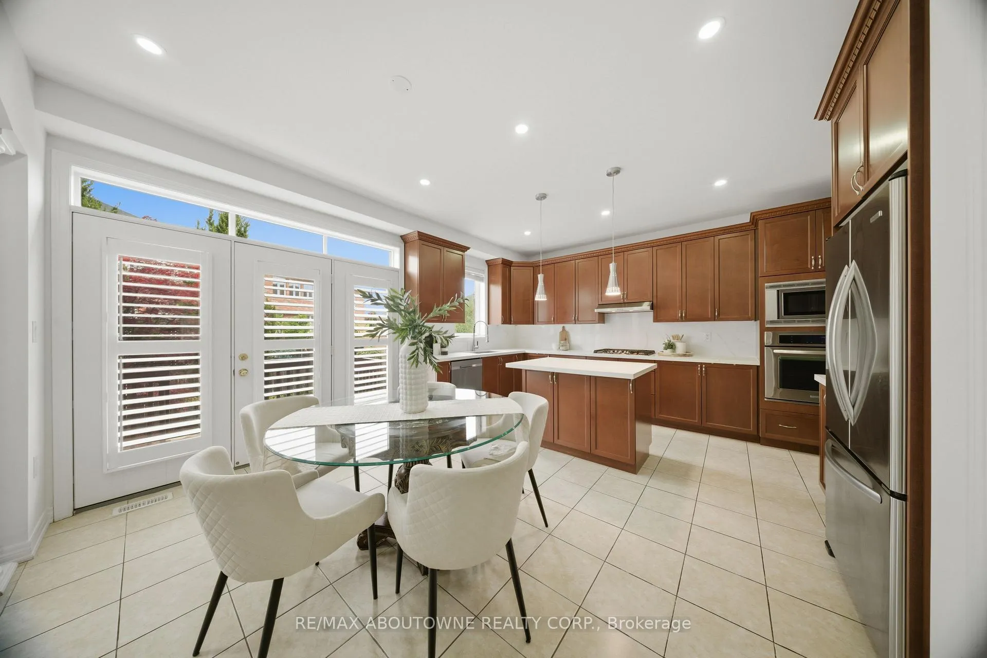 Photo 12 of 3071 Jenn Avenue, Burlington, Alton — HOMEH