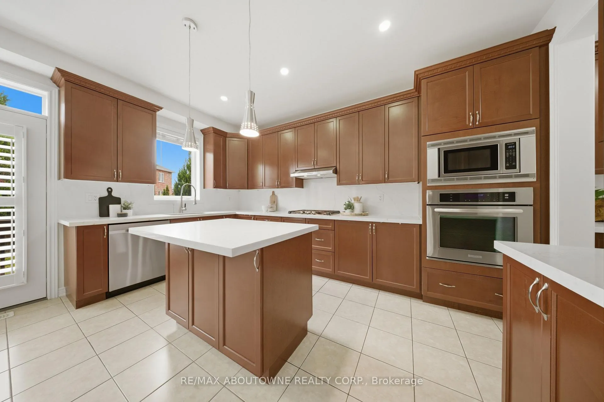 Photo 14 of 3071 Jenn Avenue, Burlington, Alton — HOMEH