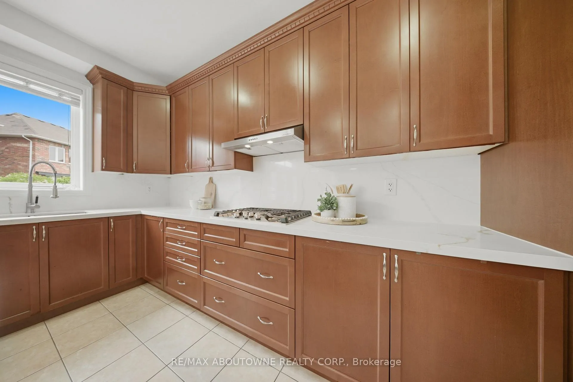 Photo 15 of 3071 Jenn Avenue, Burlington, Alton — HOMEH
