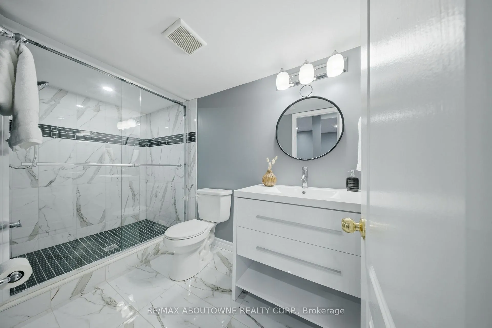 Photo 40 of 3071 Jenn Avenue, Burlington, Alton — HOMEH