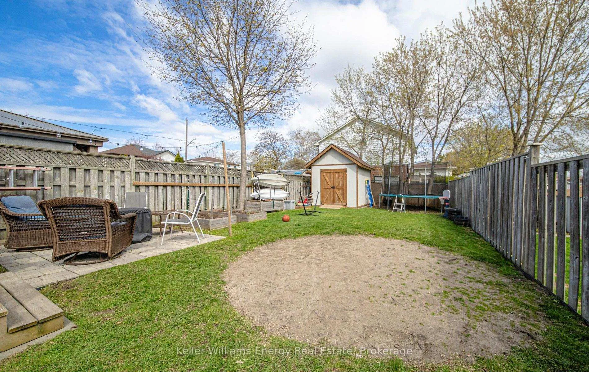 Photo 4 of 153 Barkley Crescent, Oshawa, Vanier — HOMEH