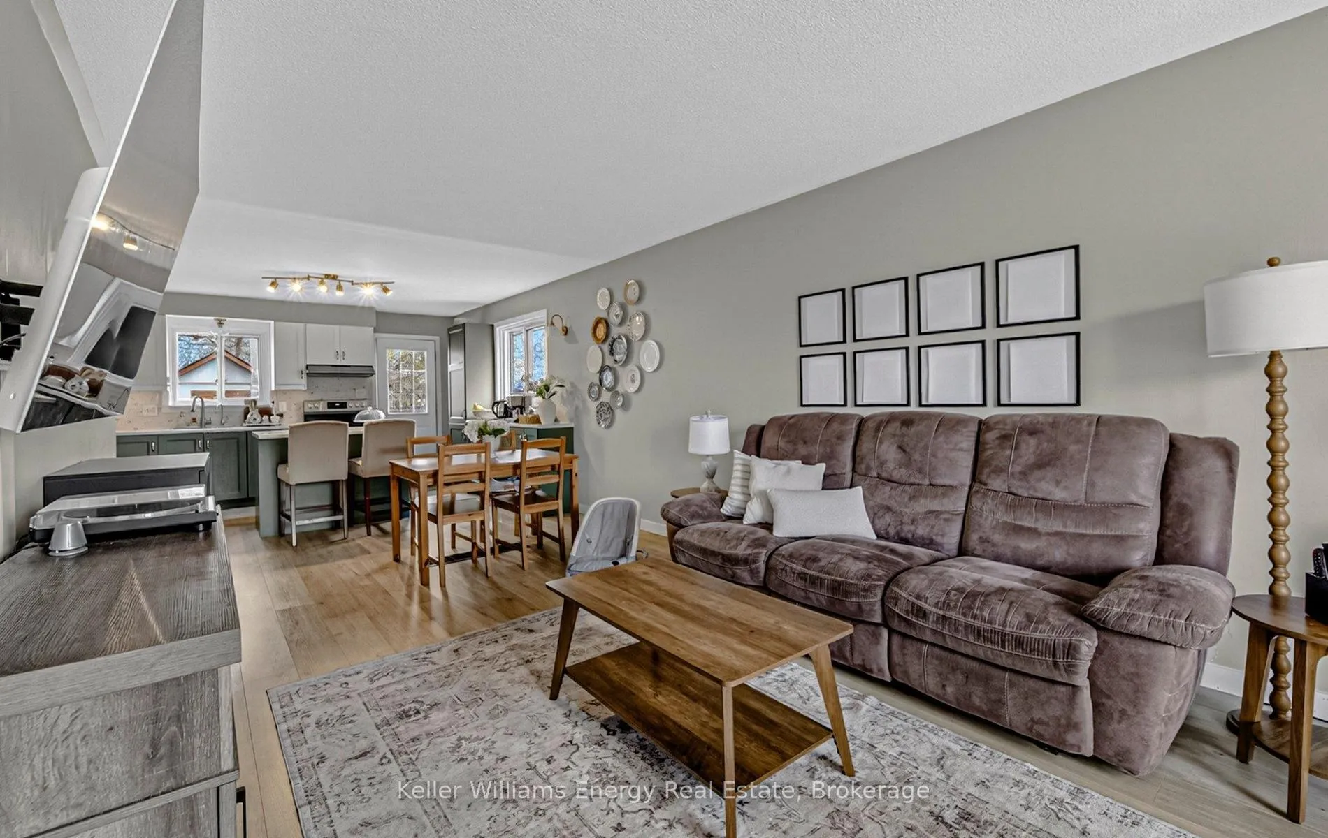 Photo 13 of 153 Barkley Crescent, Oshawa, Vanier — HOMEH