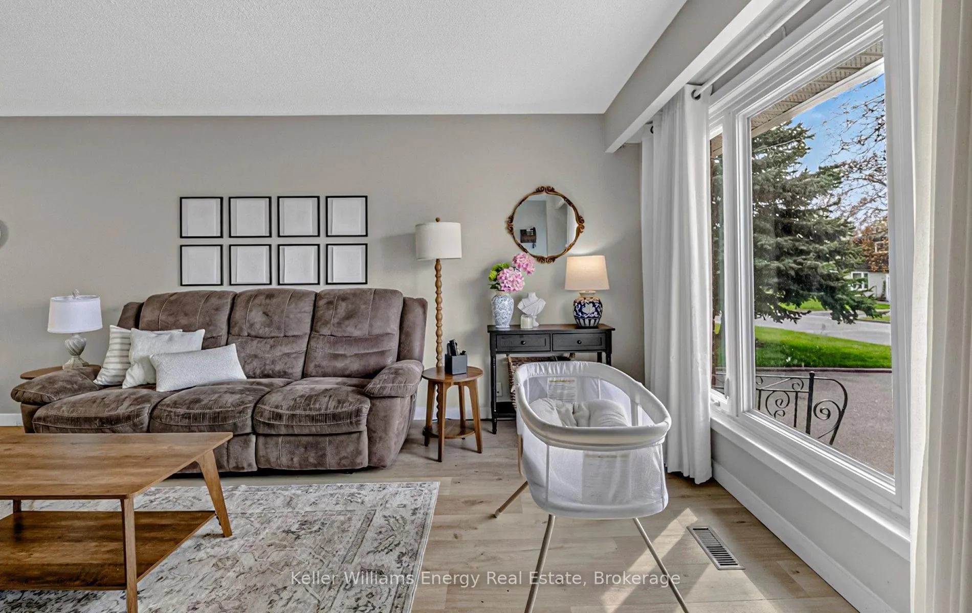 Photo 14 of 153 Barkley Crescent, Oshawa, Vanier — HOMEH