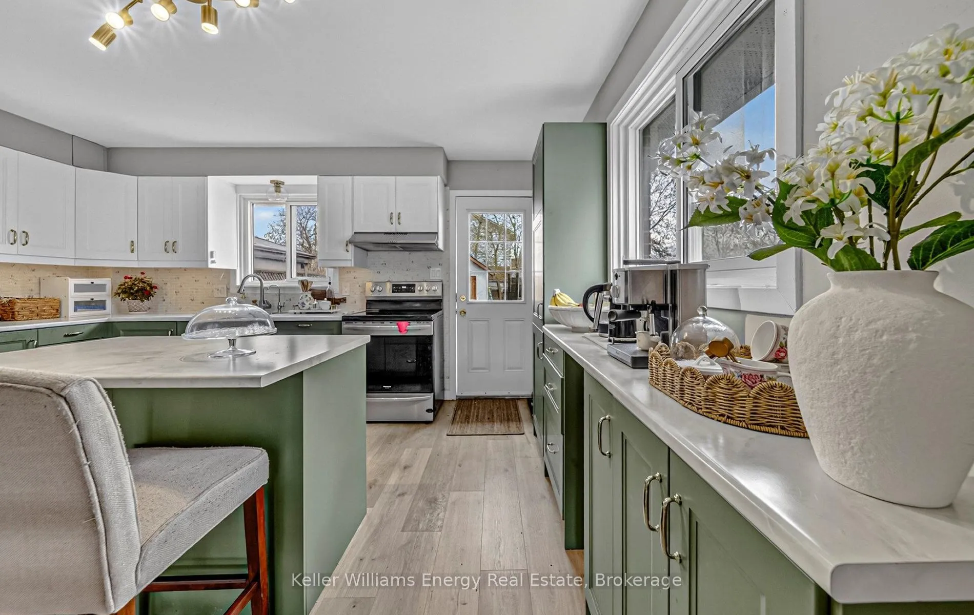 Photo 24 of 153 Barkley Crescent, Oshawa, Vanier — HOMEH