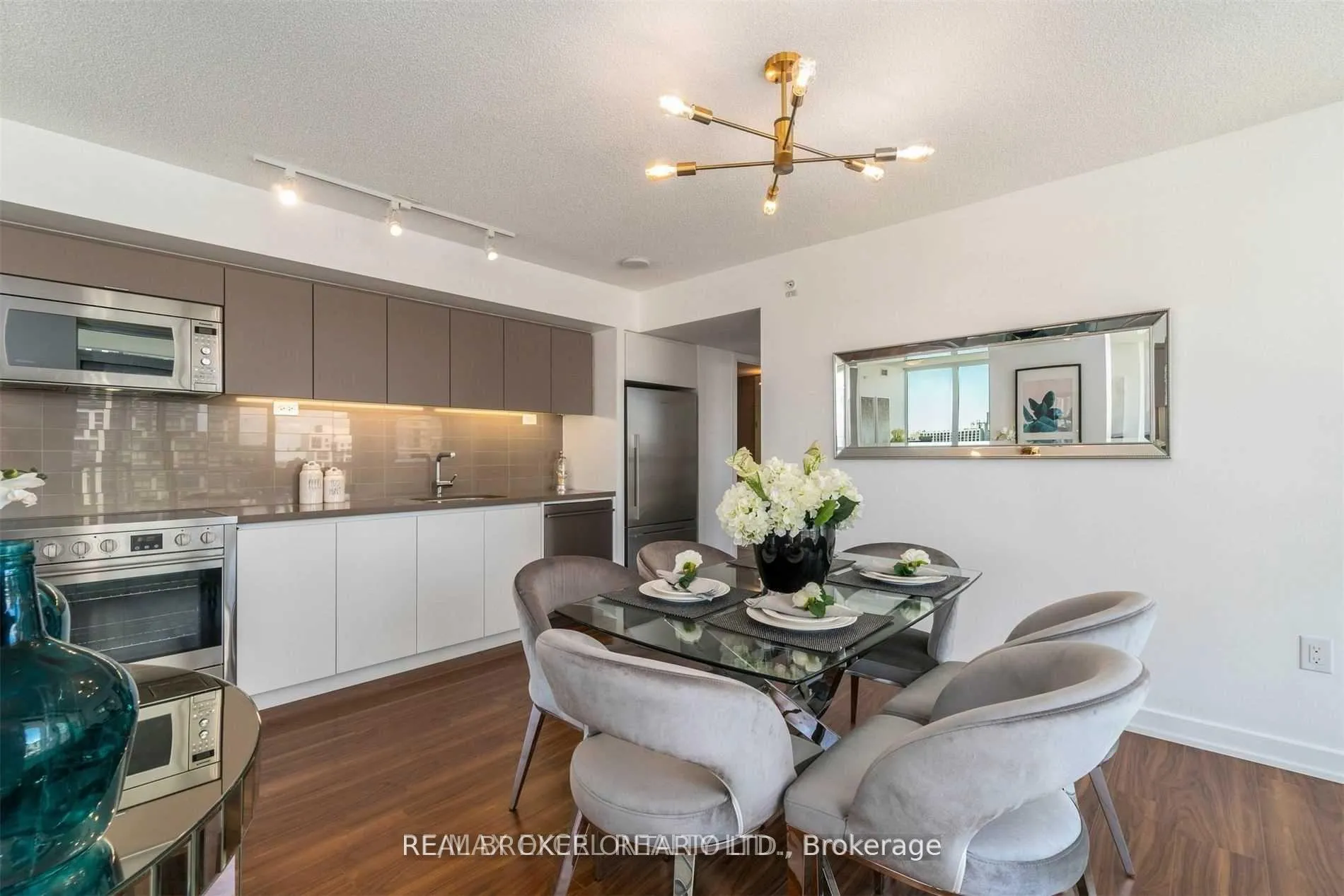 Photo 5 of Unit 2101, 75 Queens Wharf Road, Toronto, Waterfront Communities — HOMEH