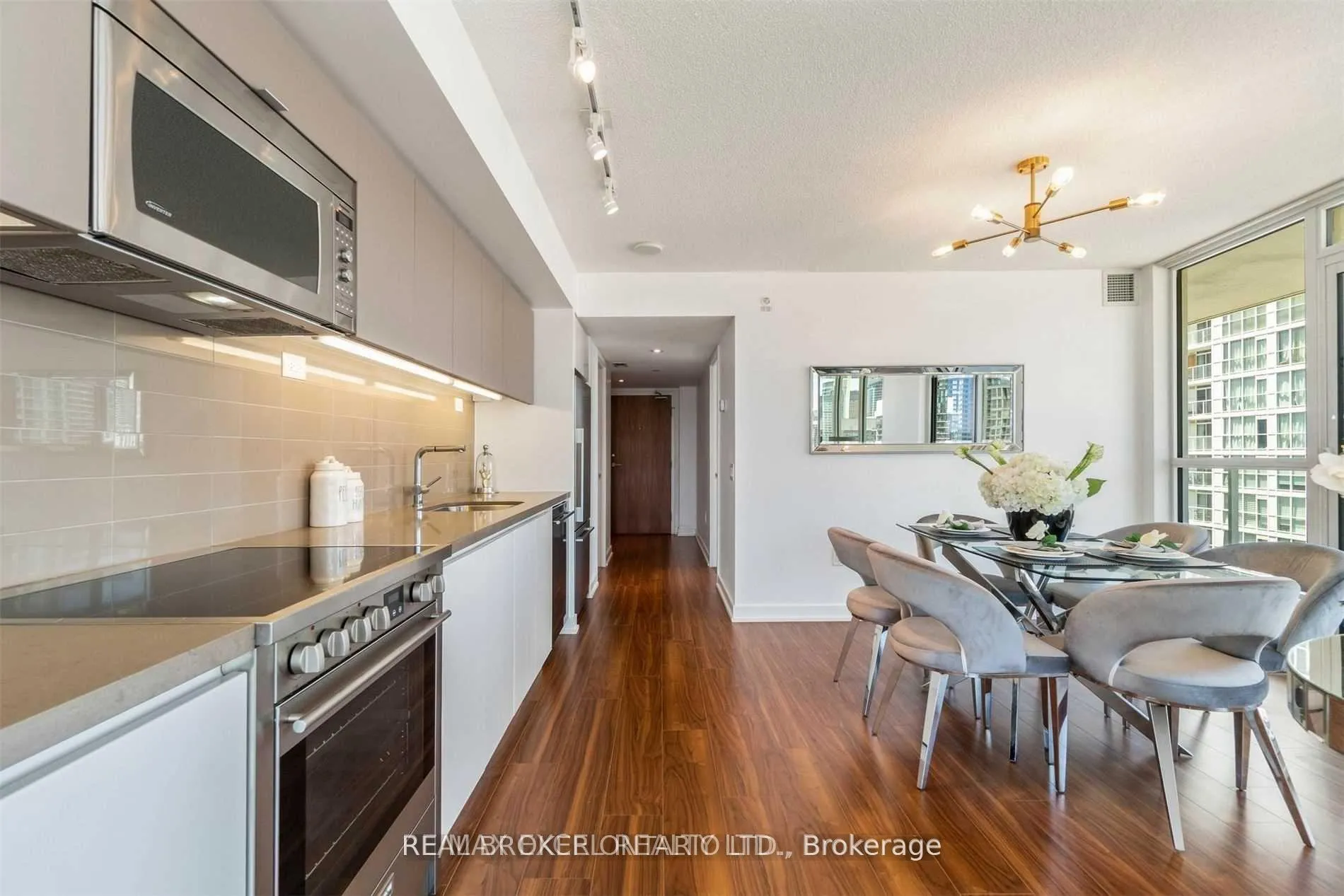 Photo 8 of Unit 2101, 75 Queens Wharf Road, Toronto, Waterfront Communities — HOMEH