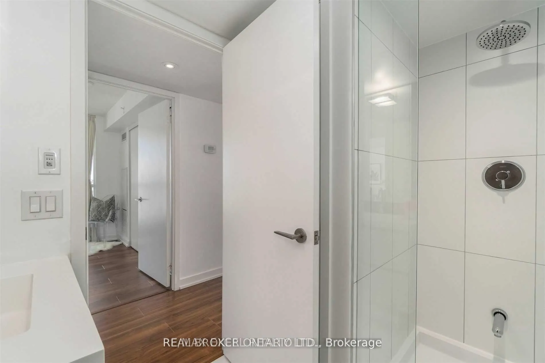 Photo 17 of Unit 2101, 75 Queens Wharf Road, Toronto, Waterfront Communities — HOMEH