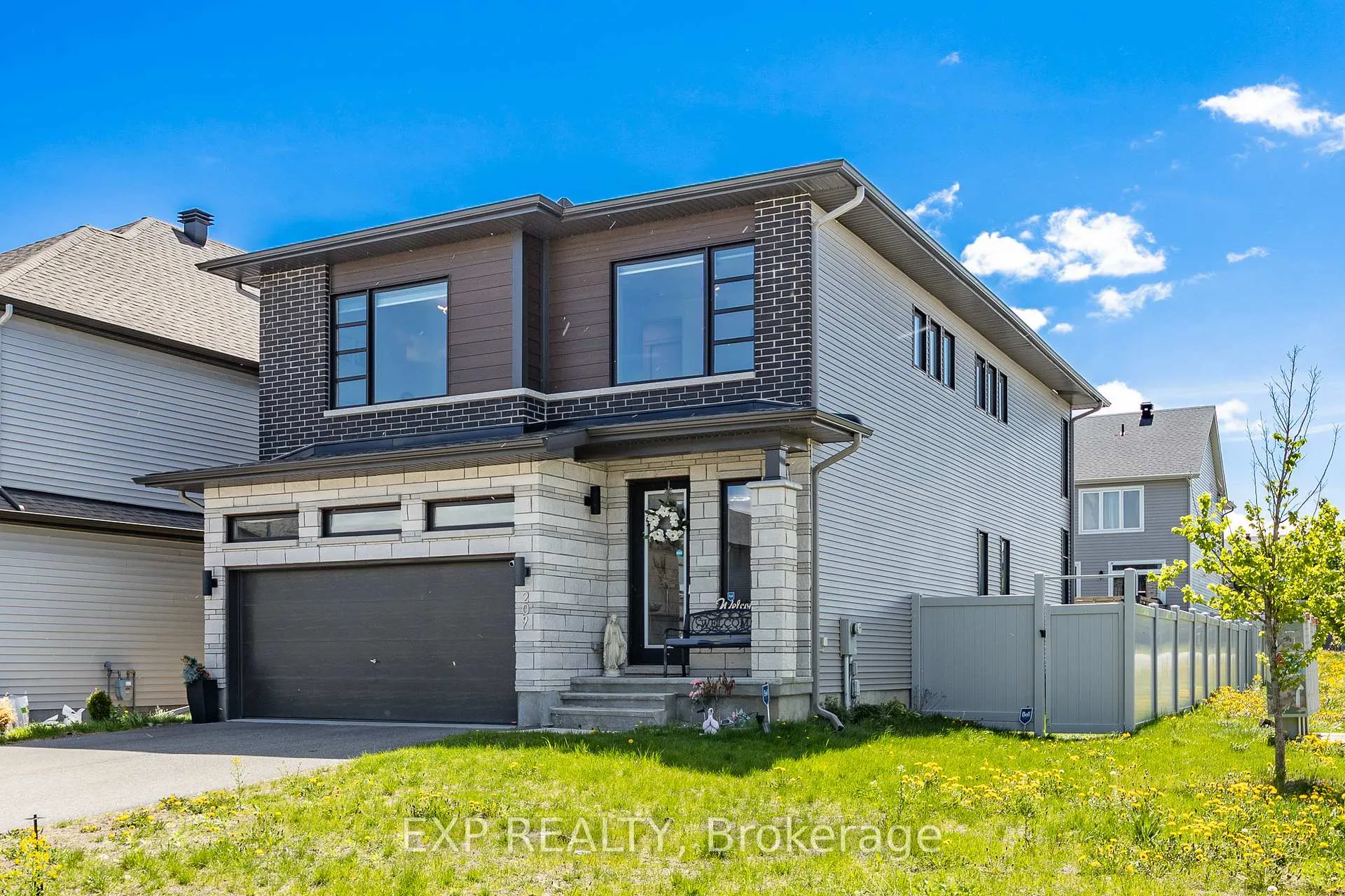 Photo 2 of 209 Pingwi Place, Ottawa, Blossom Park/Kemp Park/Findlay Creek — HOMEH