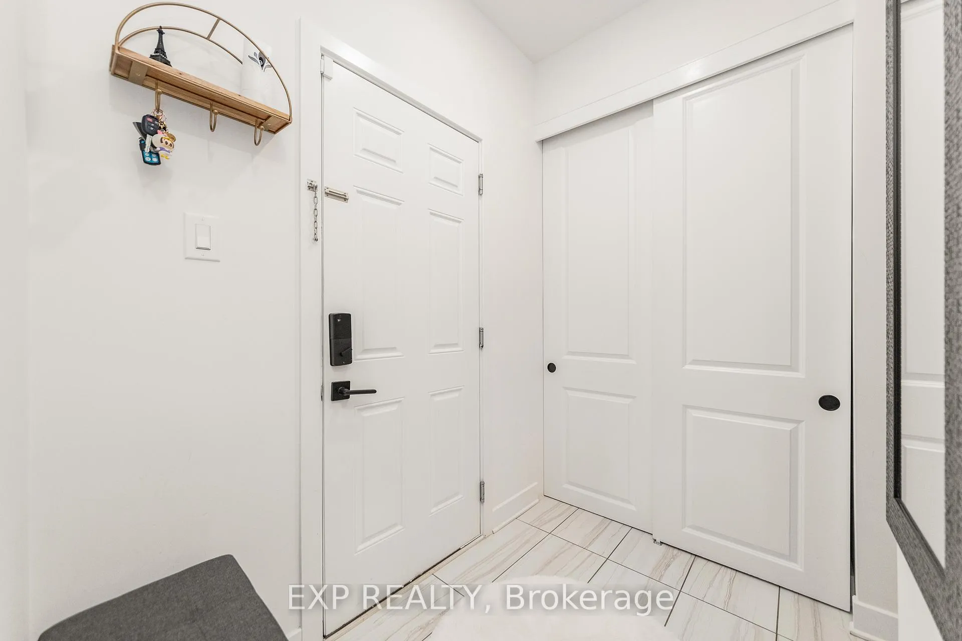 Photo 16 of 209 Pingwi Place, Ottawa, Blossom Park/Kemp Park/Findlay Creek — HOMEH