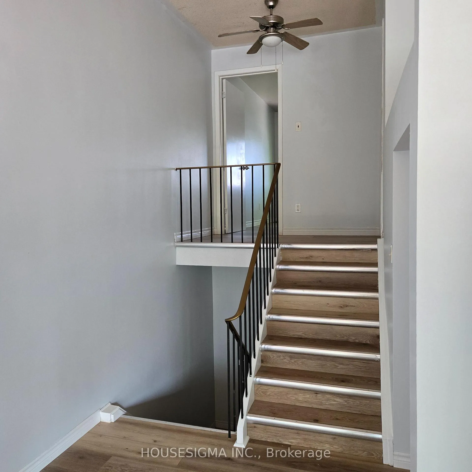 Photo 6 of 110 Overlea Drive, Kitchener, Victoria Hills — HOMEH