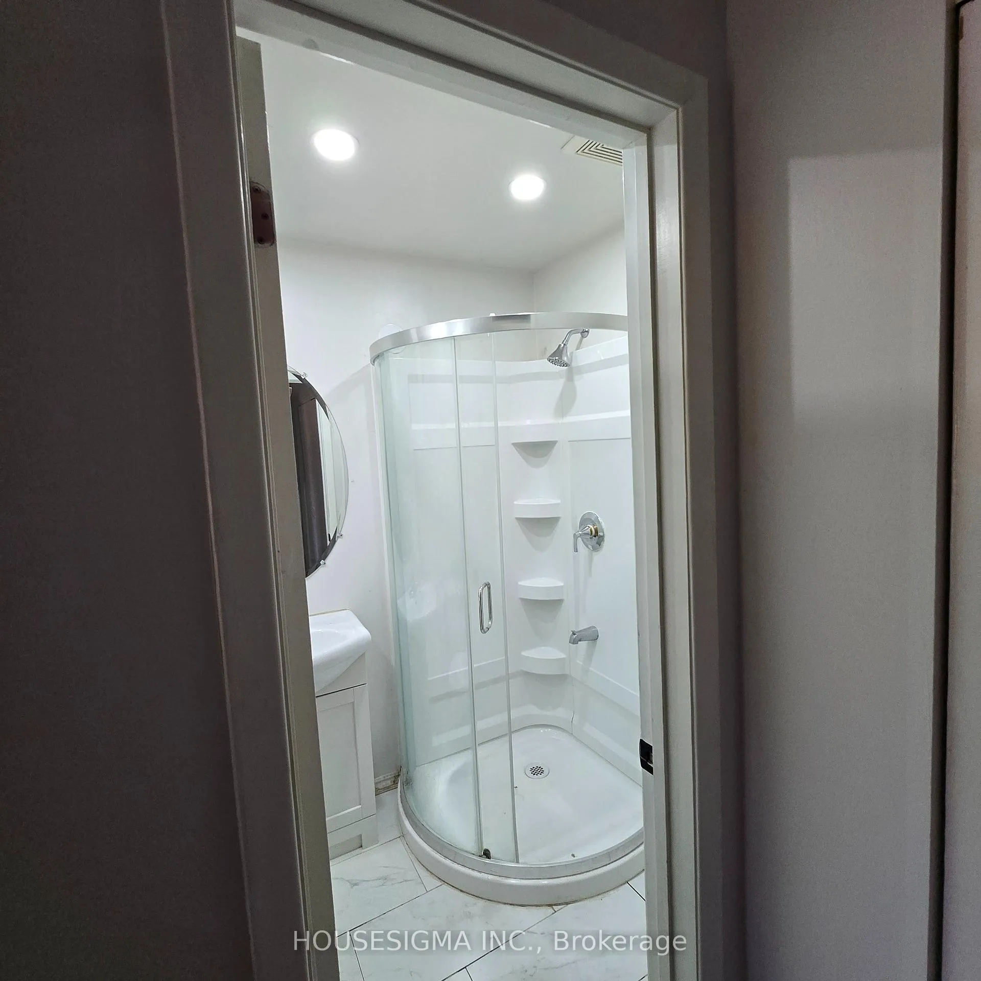 Photo 13 of 110 Overlea Drive, Kitchener, Victoria Hills — HOMEH