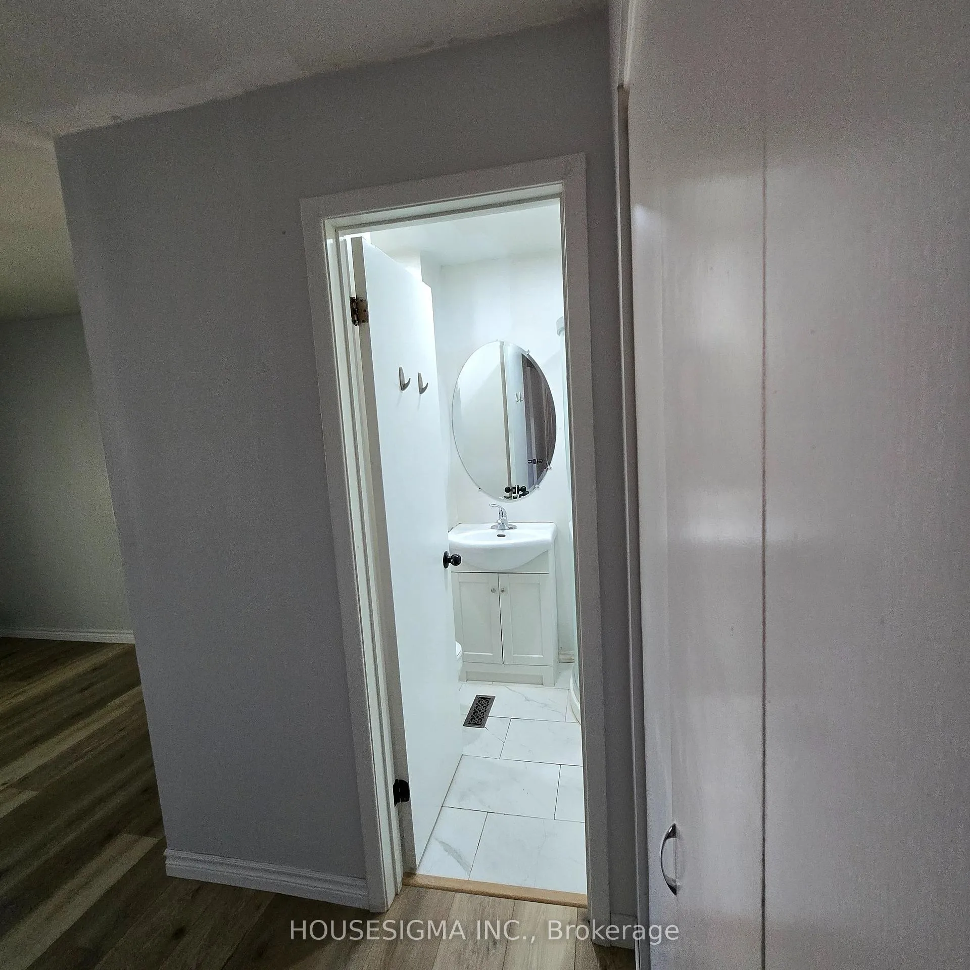 Photo 14 of 110 Overlea Drive, Kitchener, Victoria Hills — HOMEH